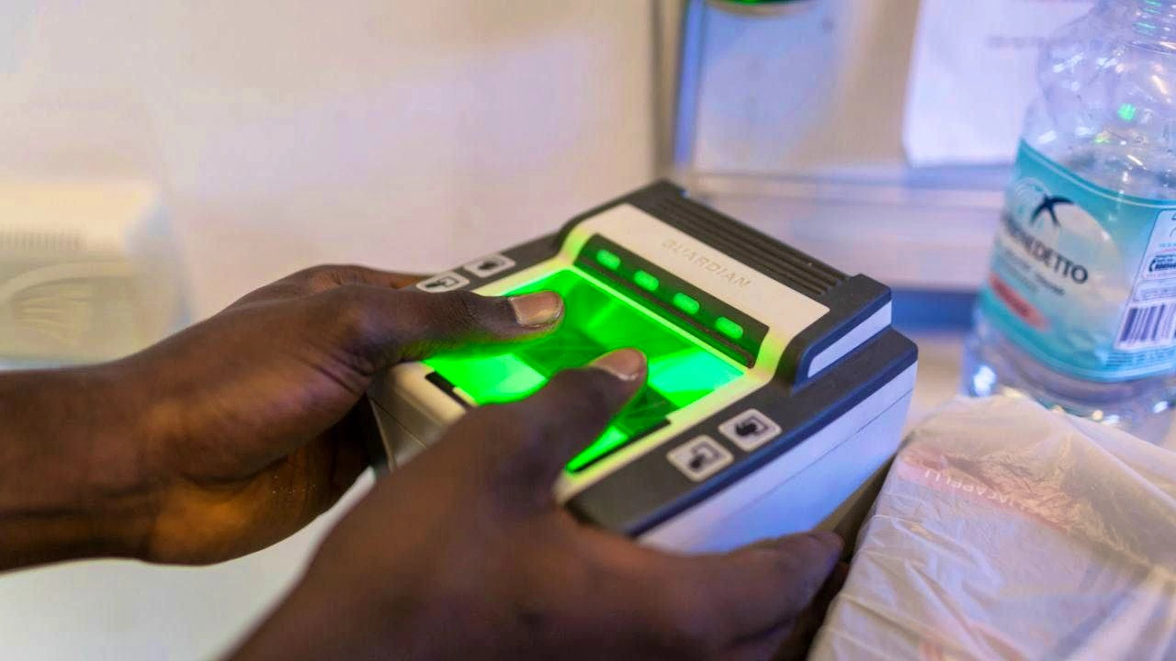 In addition to fingerprints, asylum seekers’ facial images and biometric data will now also be stored in the European database Eurodac. (File photo)