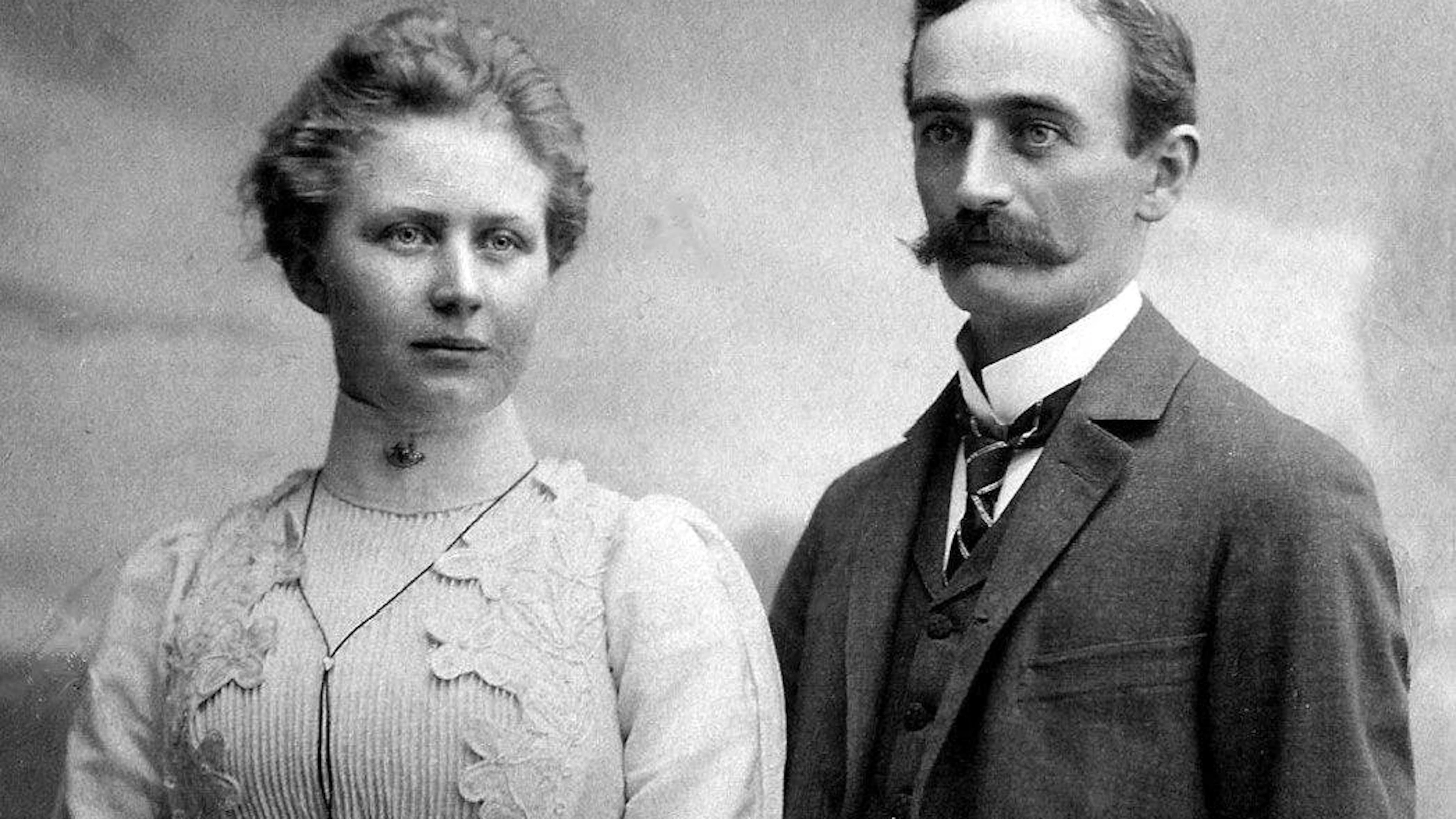 Elizabeth Christ und Frederick Trump auf einem Foto von 1902.