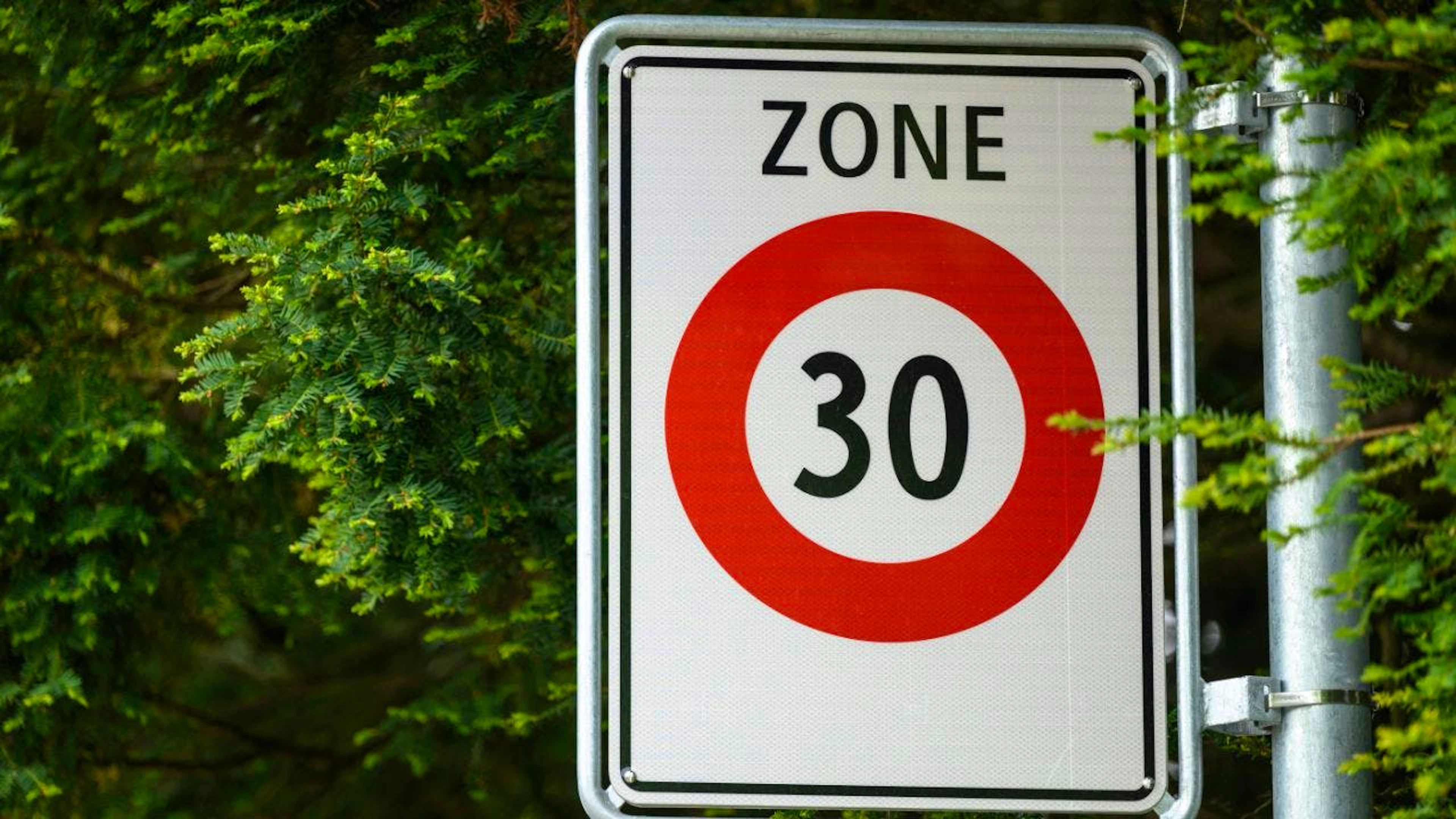L'homme a notamment atteint les 94 km/h dans une zone limitée à 30 km/h (photo prétexte).