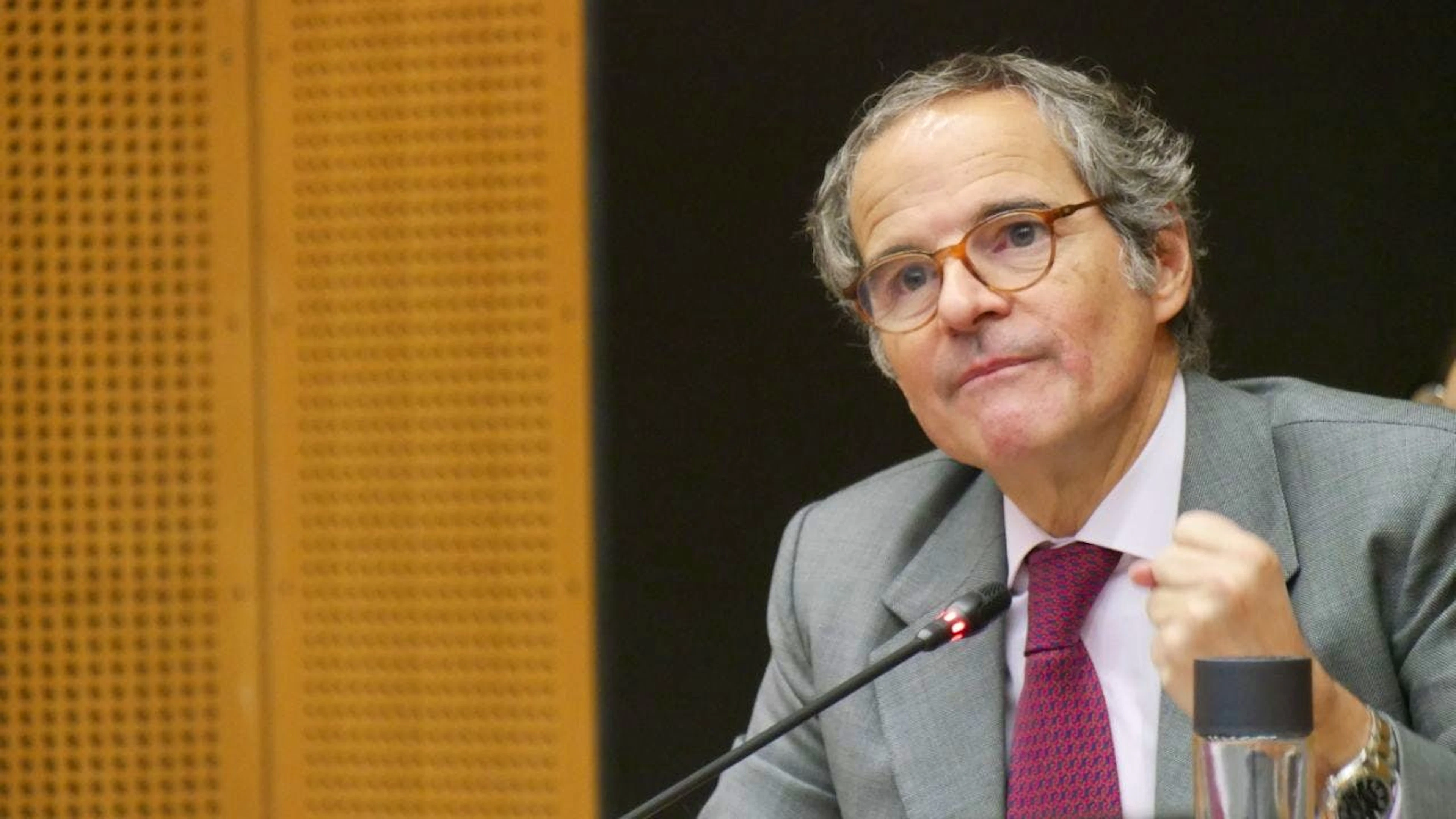Der Chef der Internationalen Atomenergiebehörde (IAEA), Rafael Grossi, spricht mit Medienvertretern. Foto: Albert Otti/dpa
