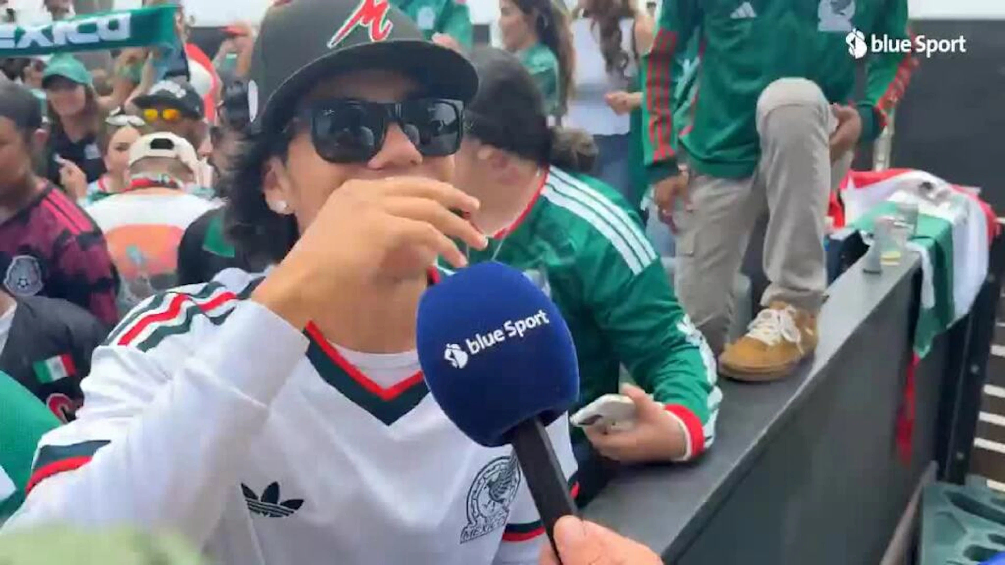 Supporters mexicains complètement en délire après la première victoire