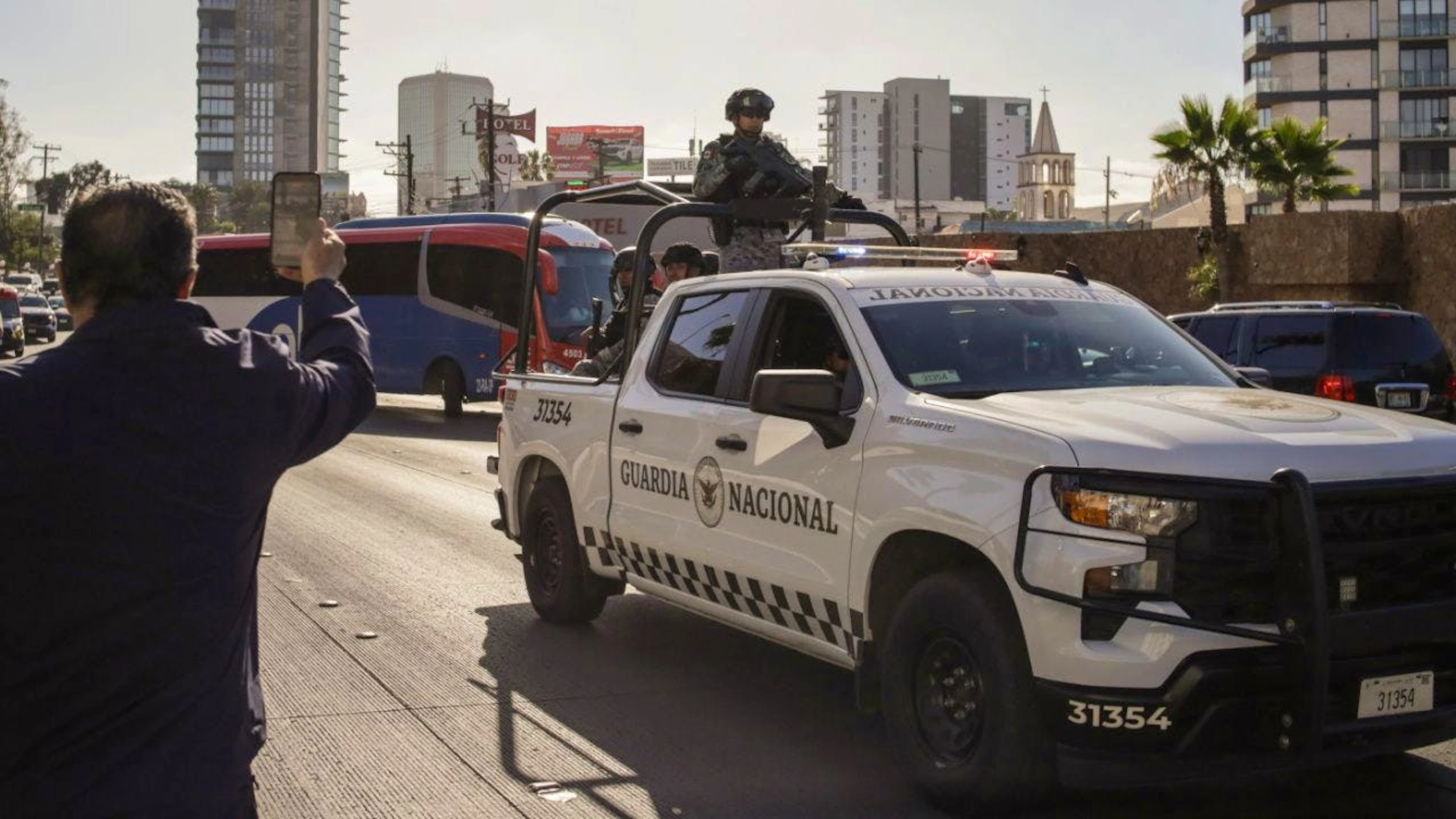 L'équipe iranienne de football est entourée par un dispositif de sécurité massif lors de ses déplacements à Tijuana.