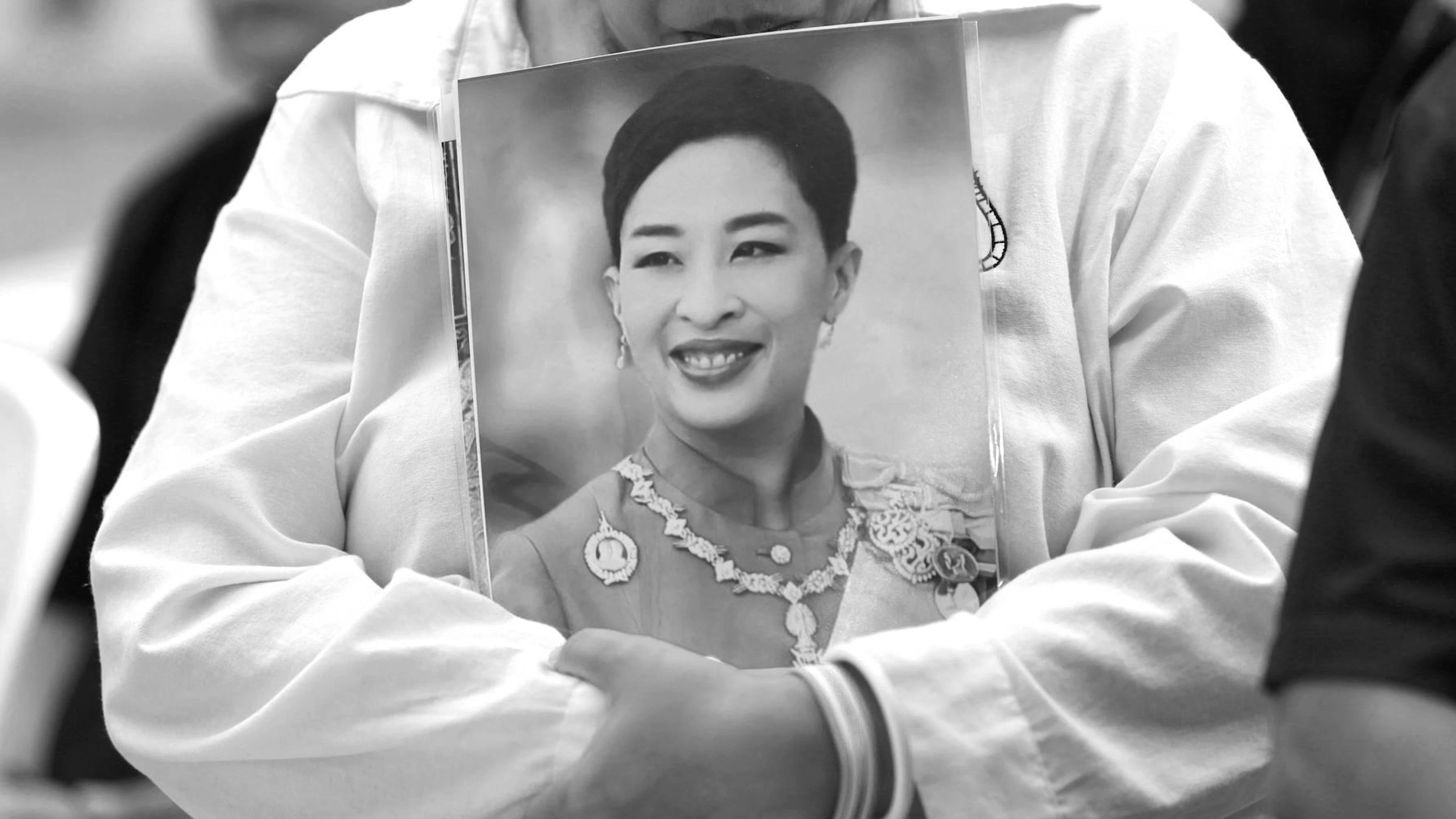 La princesse Bajrakitiyabha Mahidol, fille aînée du roi de Thaïlande, est décédée à l'âge de 47 ans.