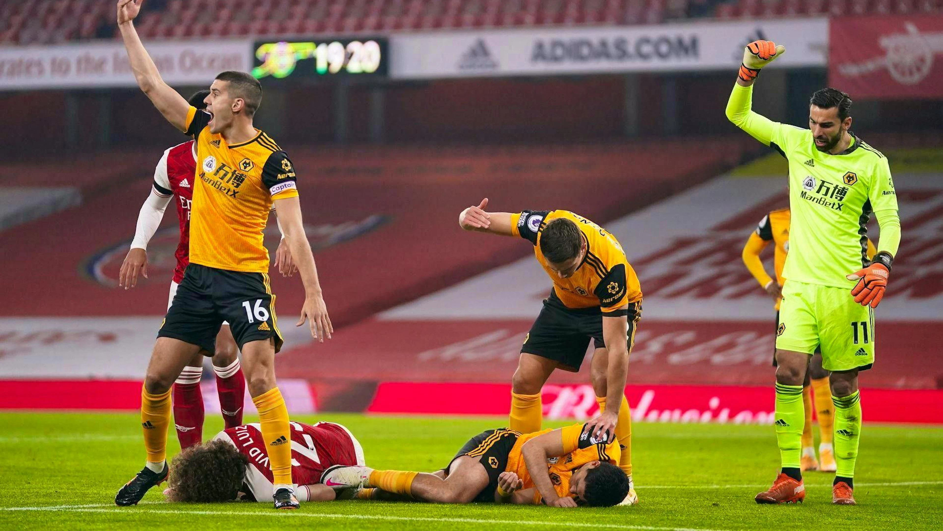 In un contrasto con David Luiz dell'Arsenal, Raul Jimenez si è gravemente infortunato nel novembre del 2020.