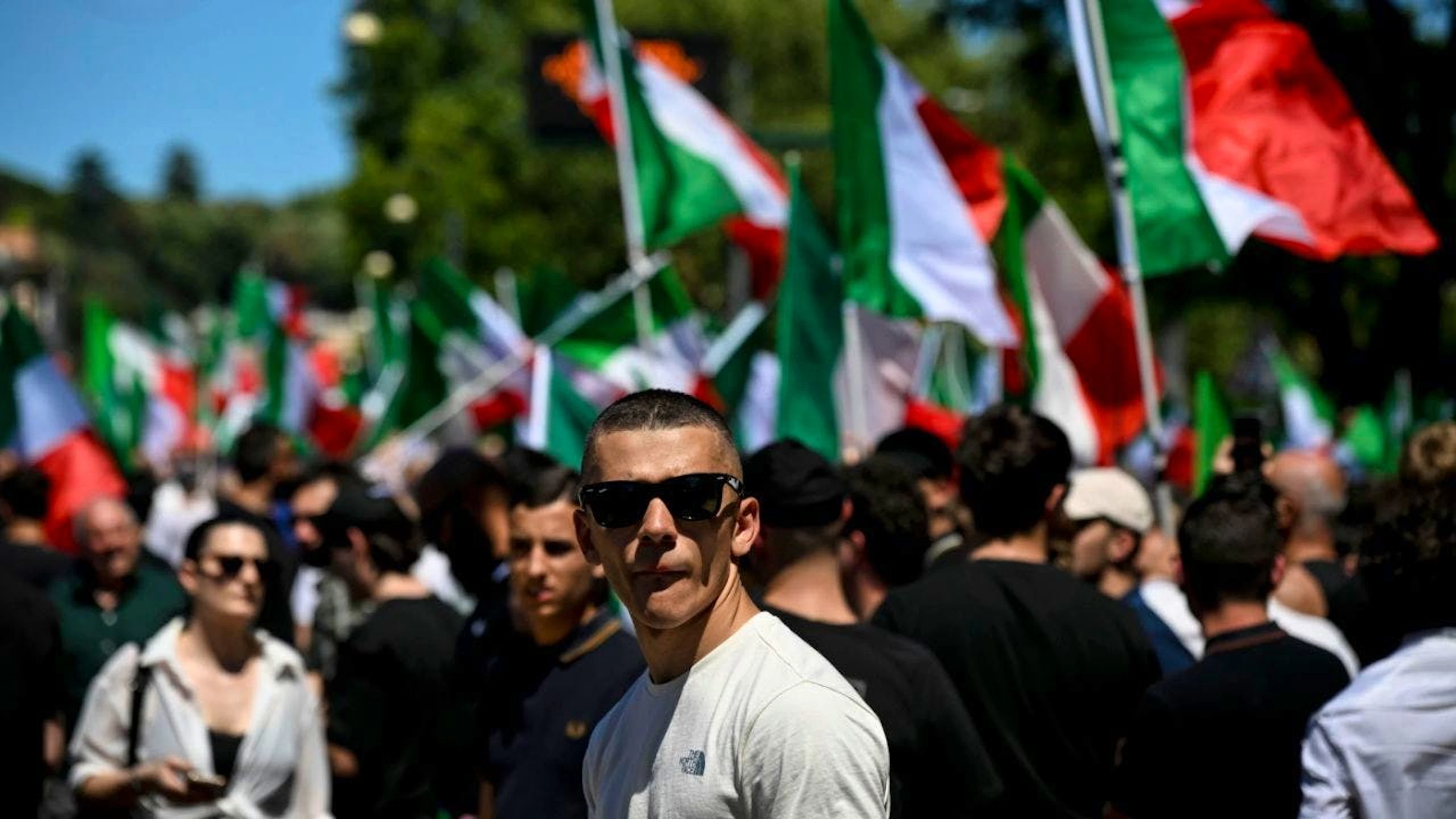 Environ trois mille militants d'extrême droite venus de toute l'Italie ont manifesté samedi à Rome.
