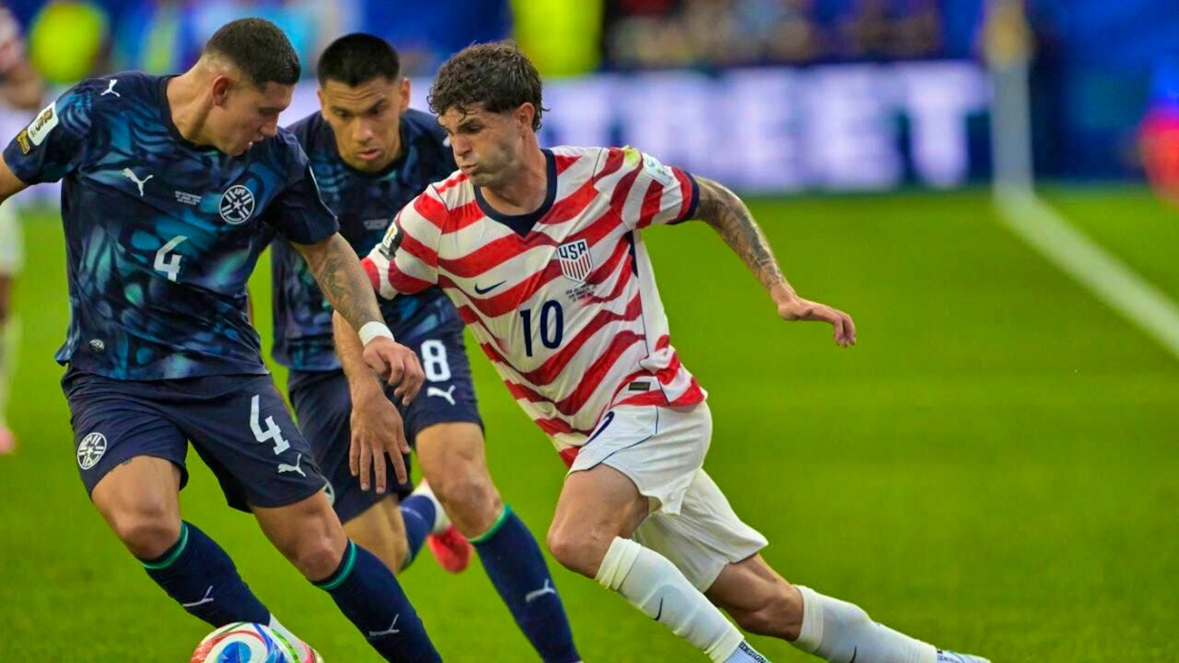 The U.S. defeats Paraguay