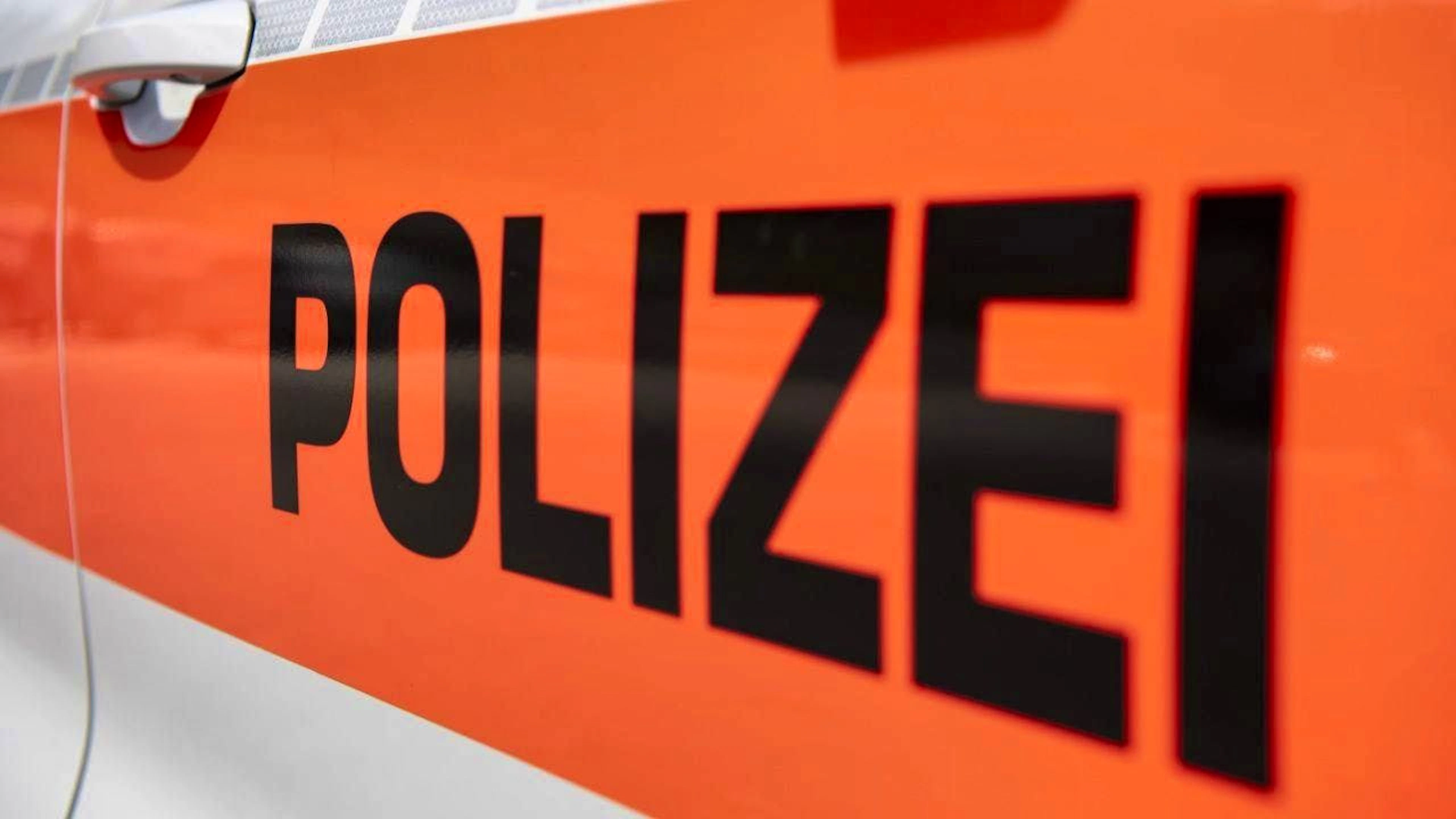 A few hours after the break-in at a gun shop in the canton of Schwyz, police in Zurich arrested five suspects from France on Saturday. (File photo)