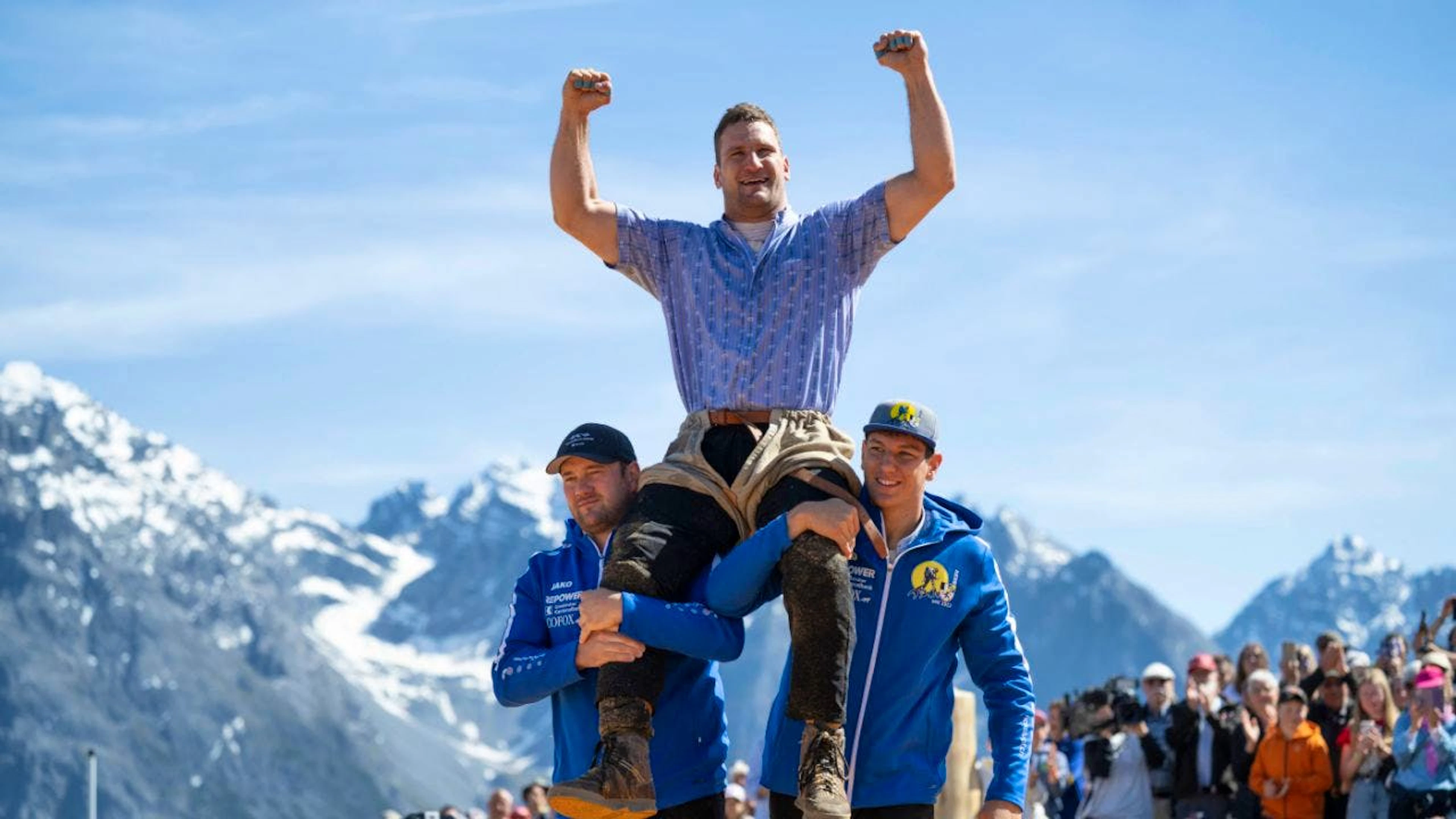 Armon Orlik triumphiert am Bündner-Glarner Kantonalfest auf über 2000 Meter über Meer.