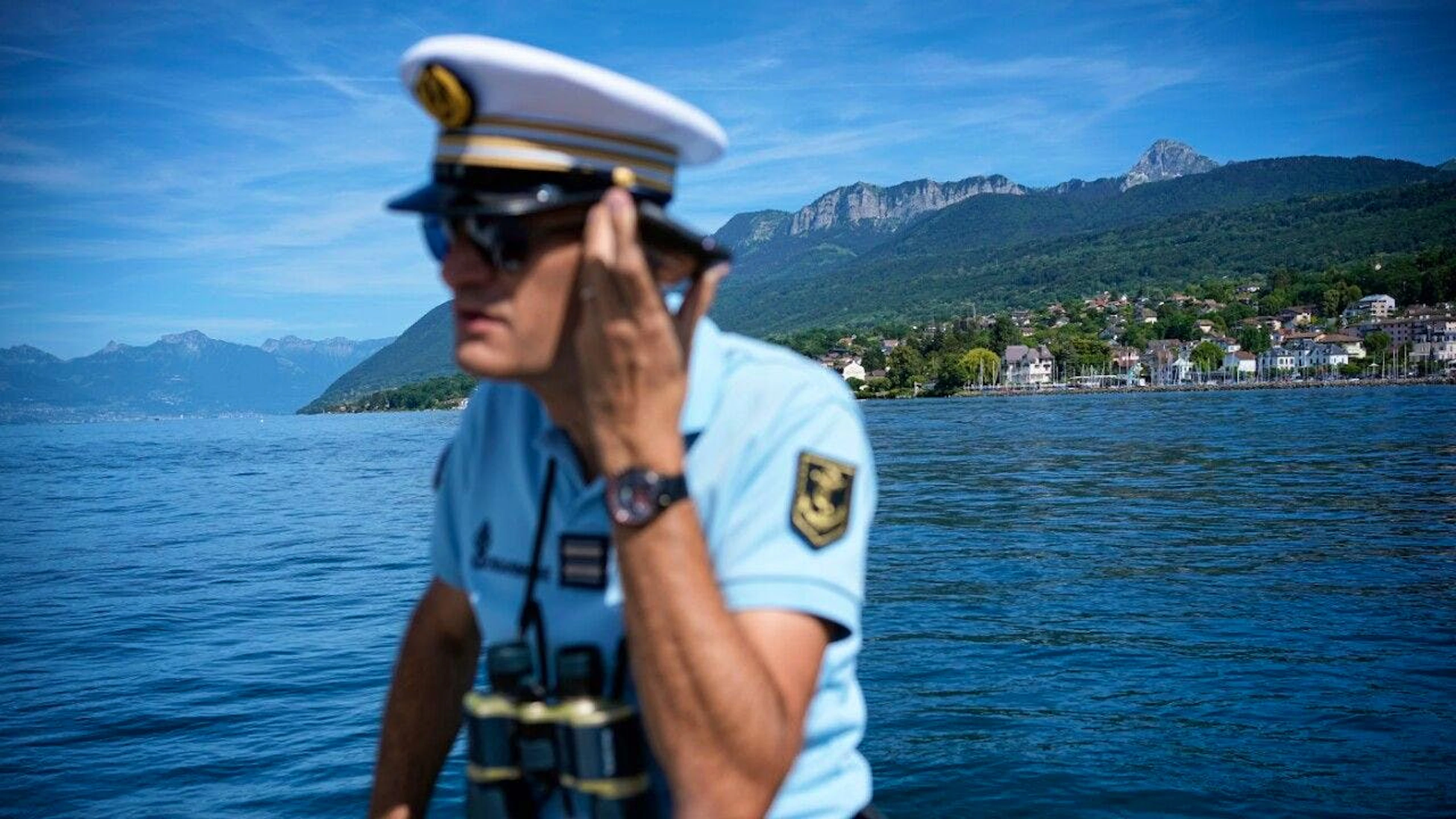 Gendarme francese sul Lemano