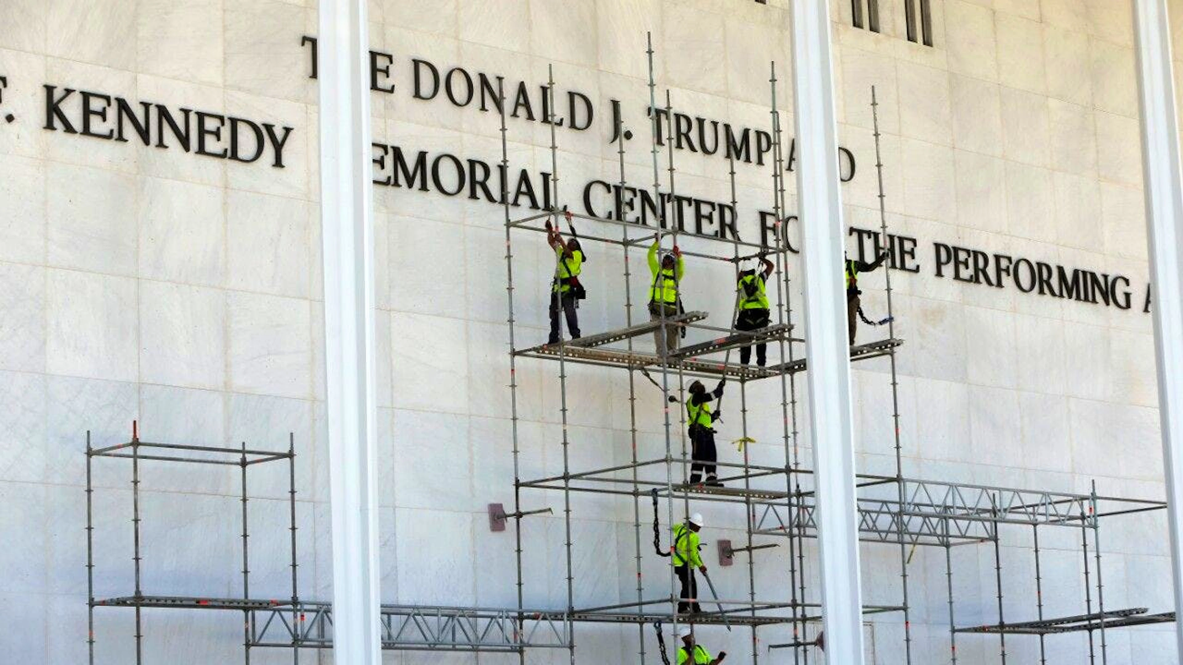 Il Kennedy Center, inaugurato nel 1971 e dedicato all’ex presidente John Fitzgerald Kennedy, è il cuore delle arti dello spettacolo a Washington.
