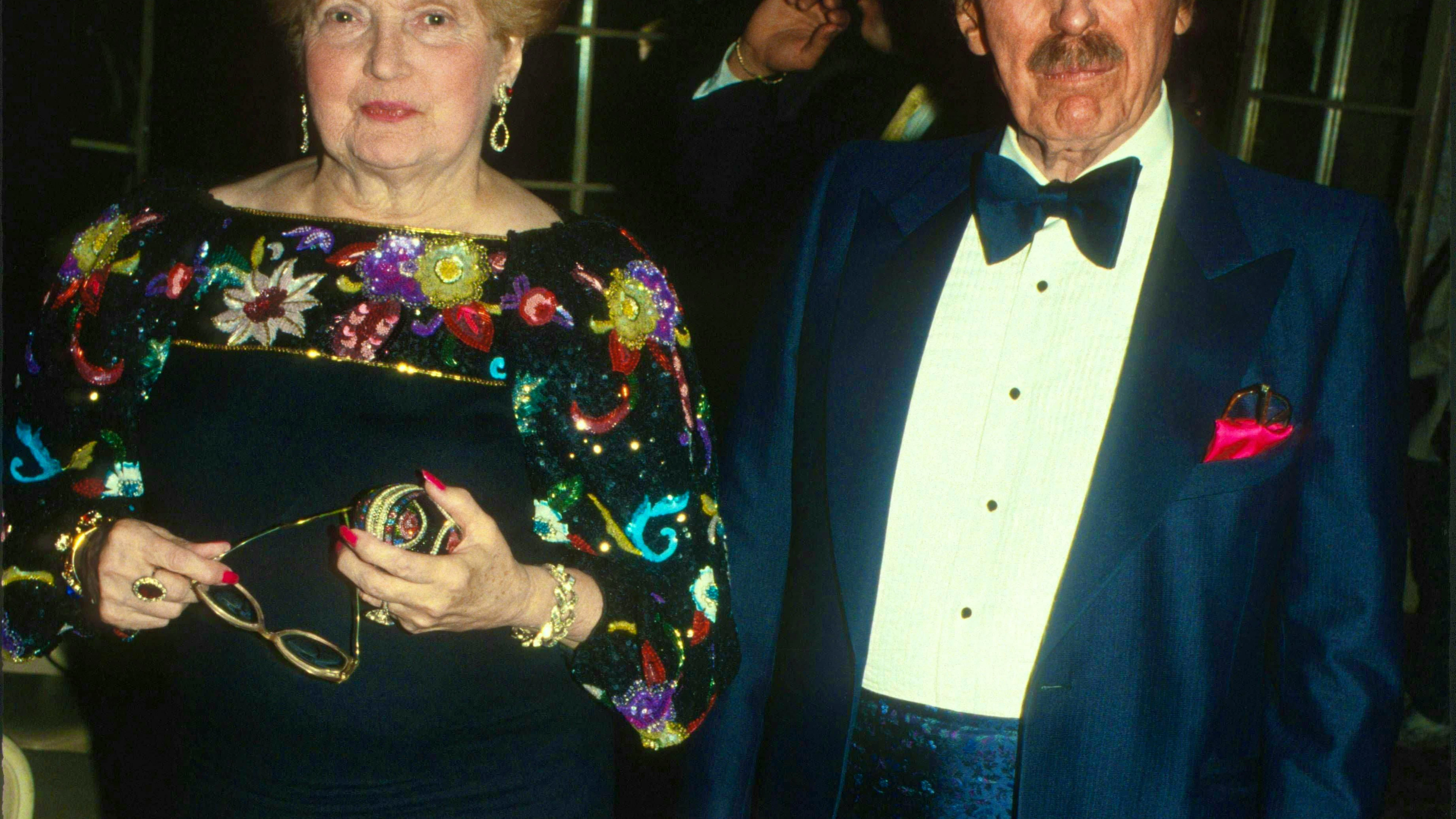 Mary Anne e Fred Trump nel 1990: con l'avanzare dell'età, Mary Anne deve affrontare anche problemi di osteoporosi. La donna muore nel 2000 all'età di 88 anni, sopravvivendo al marito di un anno.