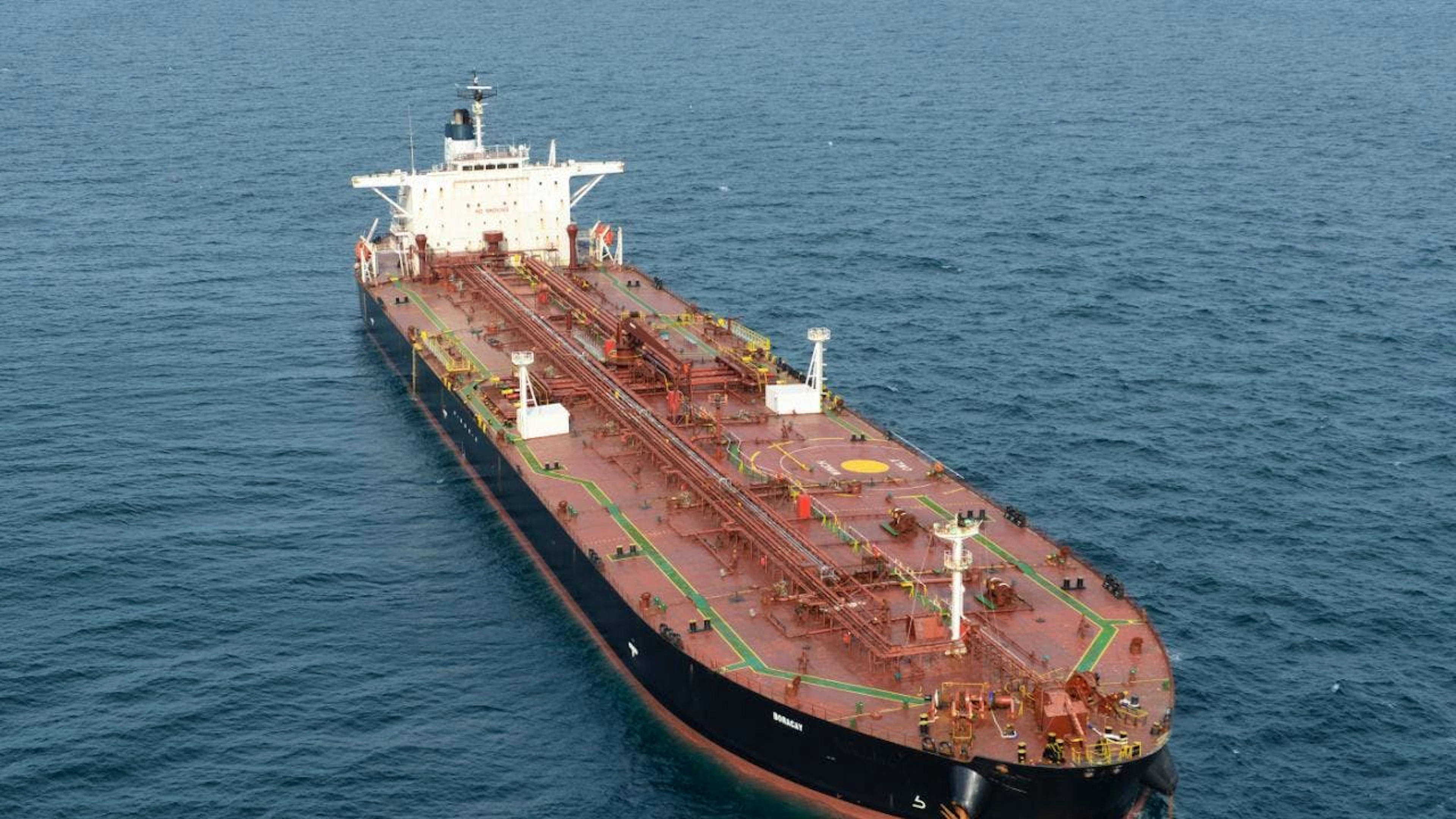 Mosca utilizza una vasta rete di navi con strutture proprietarie opache per aggirare le sanzioni internazionali sulle esportazioni di petrolio. (Foto archivio)