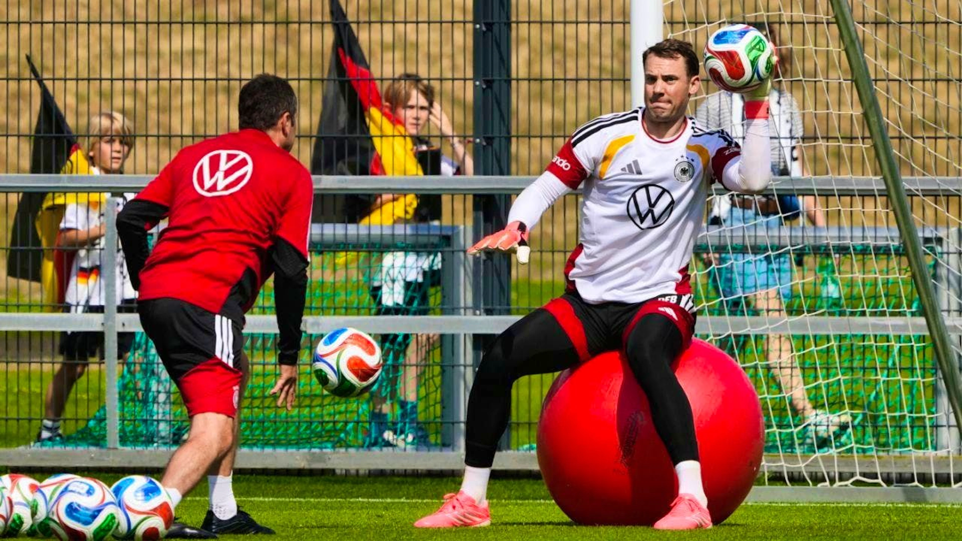 Number 1 again: After reversing his retirement, Manuel Neuer has the full confidence of national team coach Julian Nagelsmann