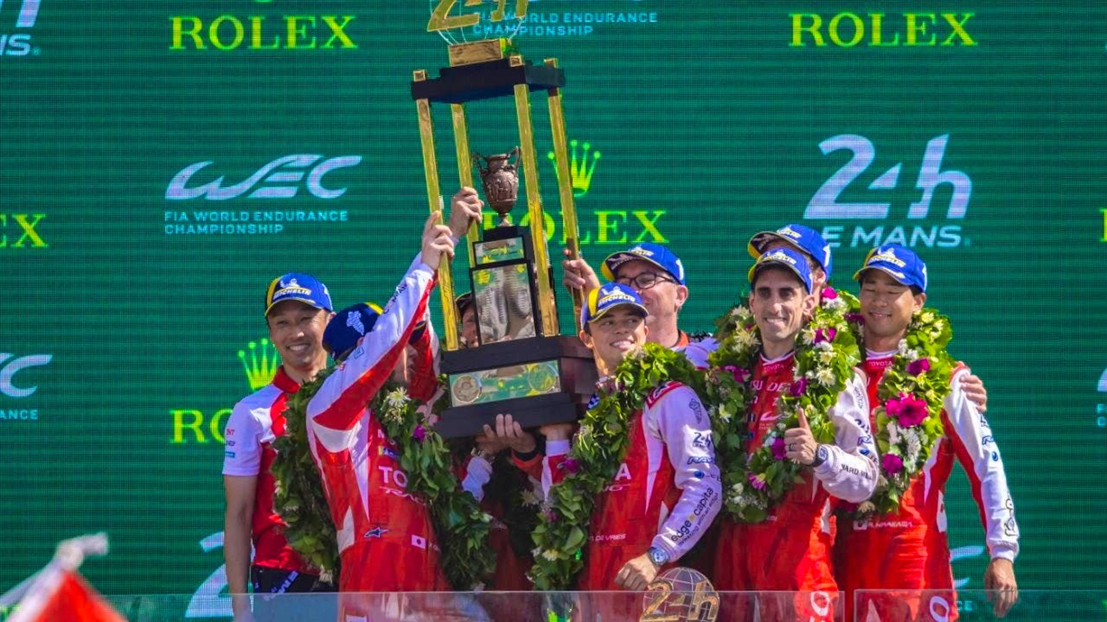 Great jubilation at Toyota in Le Mans, with Sébastien Buemi (2nd from right) right in the middle of it.