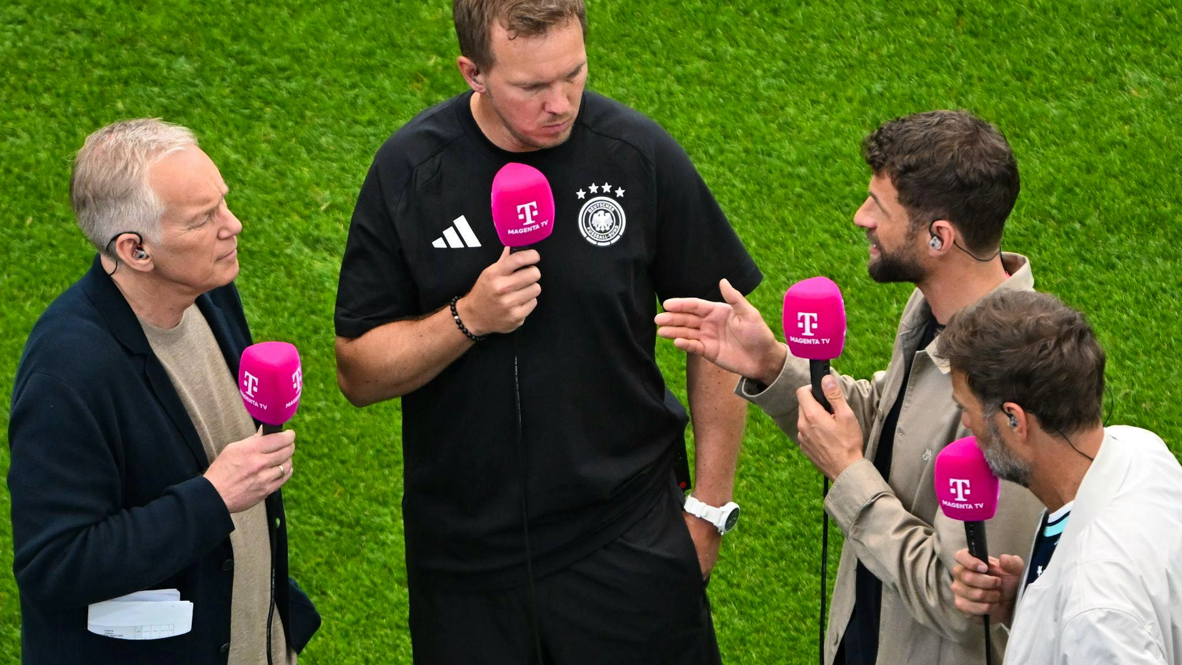 Jürgen Klopp (r) und Thomas Müller reagieren auf ihre Aussagen gegenüber Julian Nagelsmann.