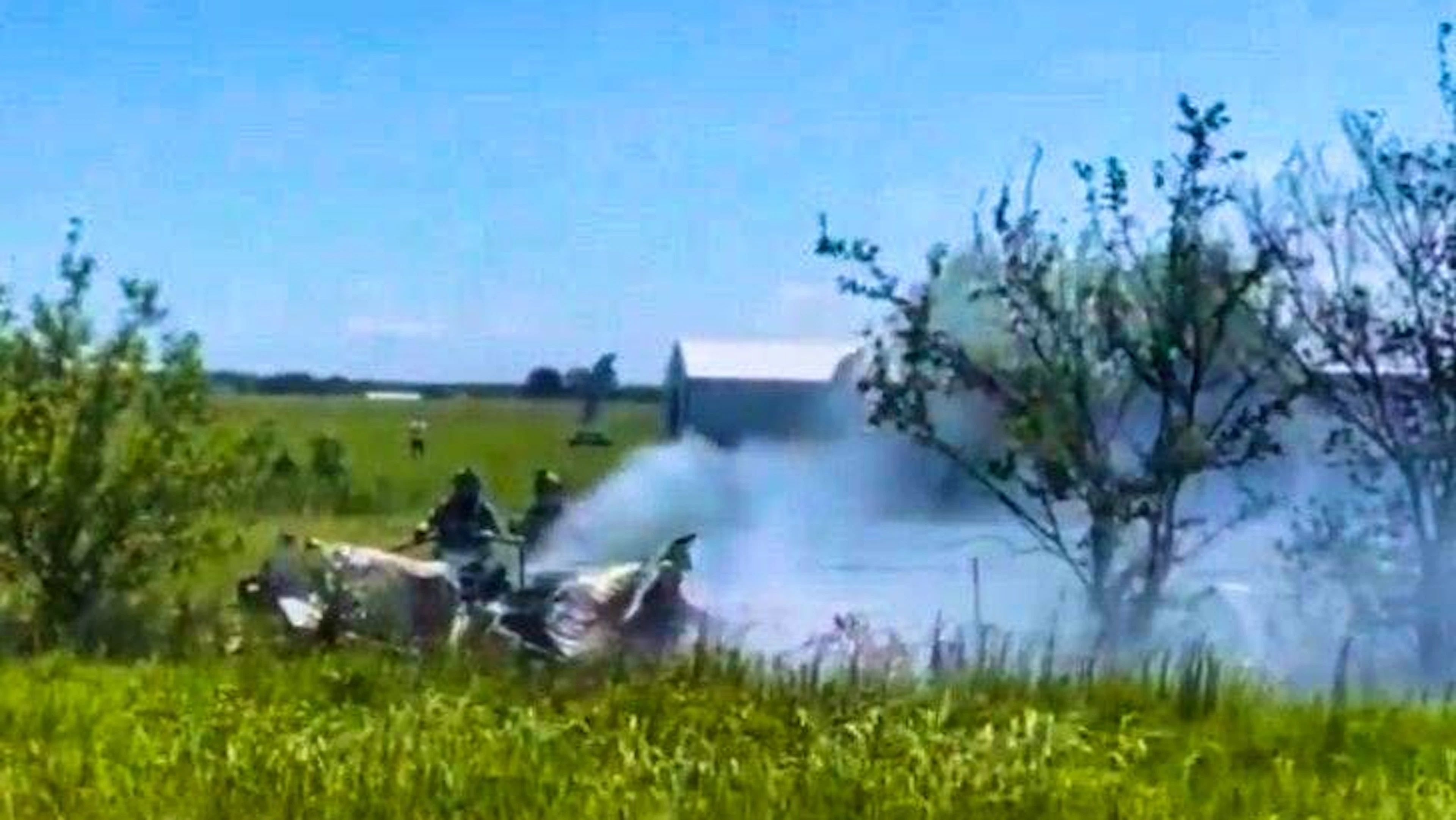 According to the Federal Emergency Management Agency, the pilot and eleven recreational skydivers were killed in a plane crash in the U.S. state of Missouri.