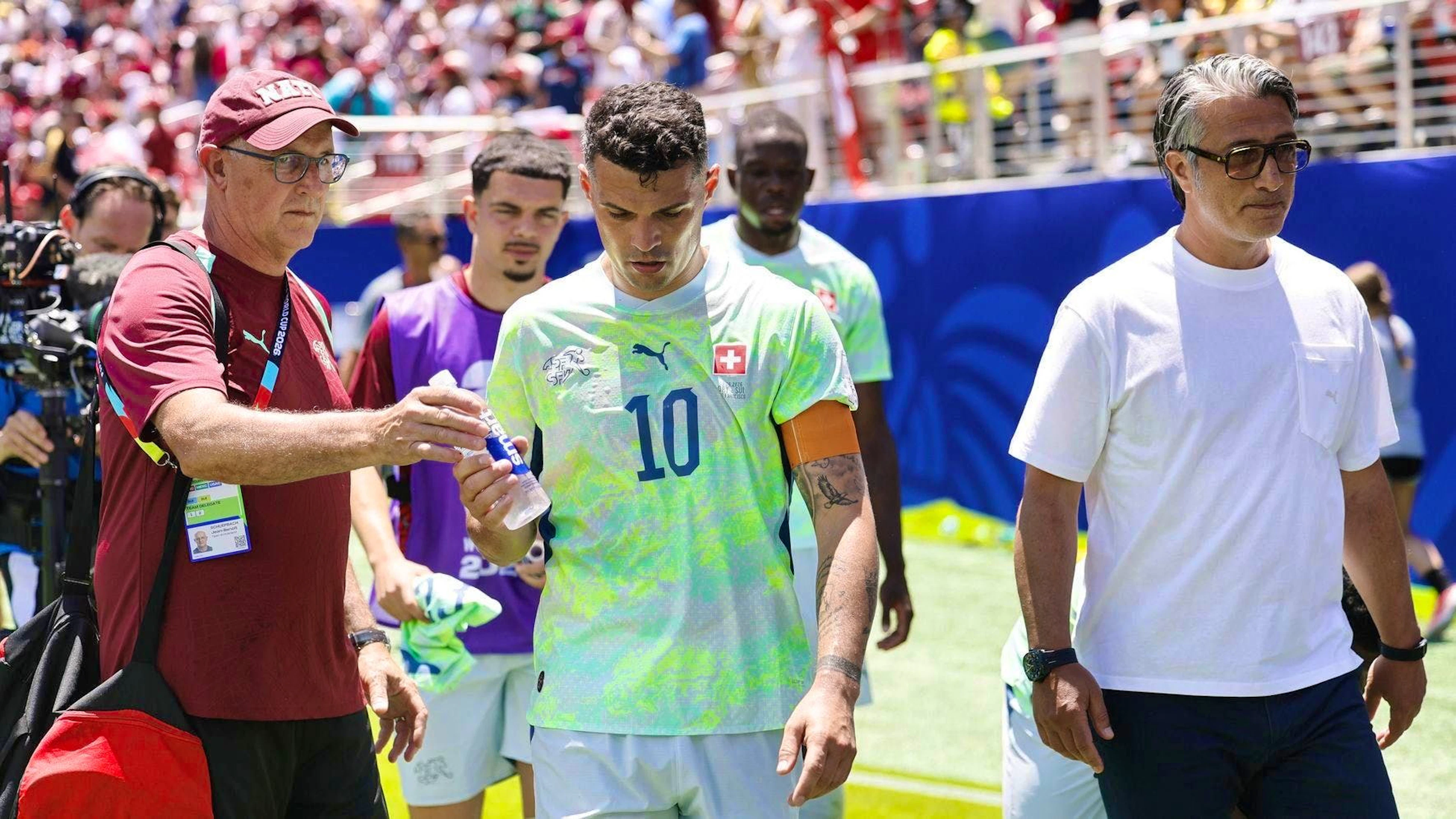 Granit Xhaka e Murat Yakin non si erano immaginati così l'inizio dei Mondiali.