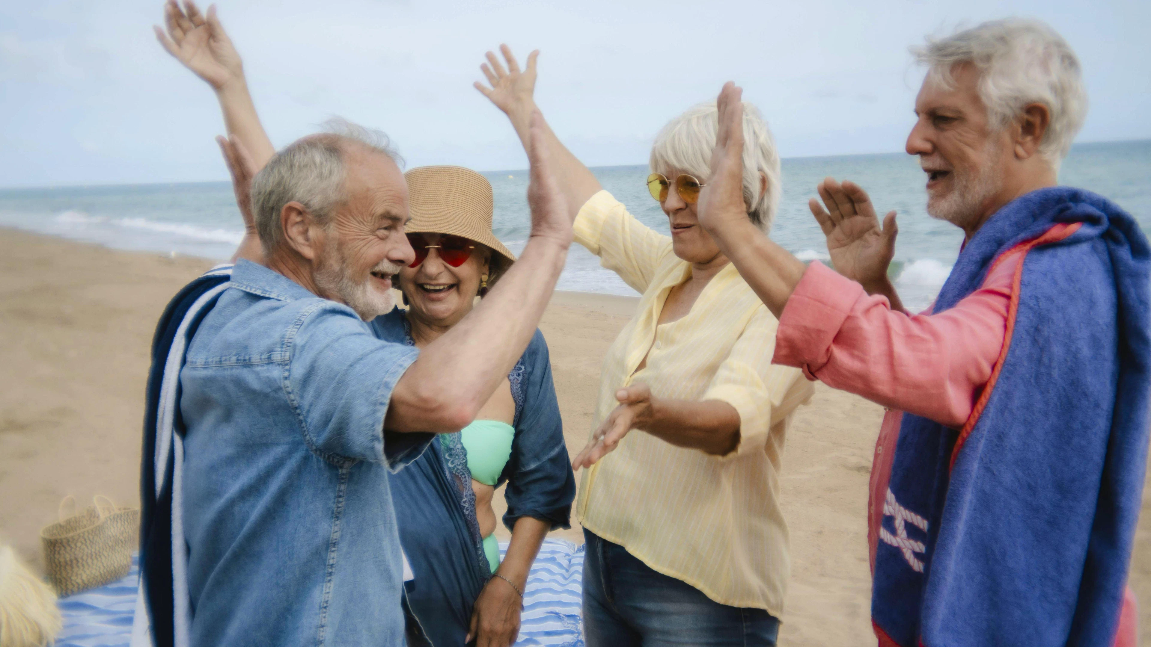 <strong>«Mudita» / Sanskrit und Pali (Indien)</strong><br>Aufrichtige Freude über das Glück anderer Menschen. Es geht darum, Erfolg oder Freude anderer nicht als Bedrohung, sondern als etwas Positives zu erleben.<br>Beispiel: Man freut sich ehrlich über die Beförderung eines Freundes, obwohl man selbst leer ausgegangen ist.