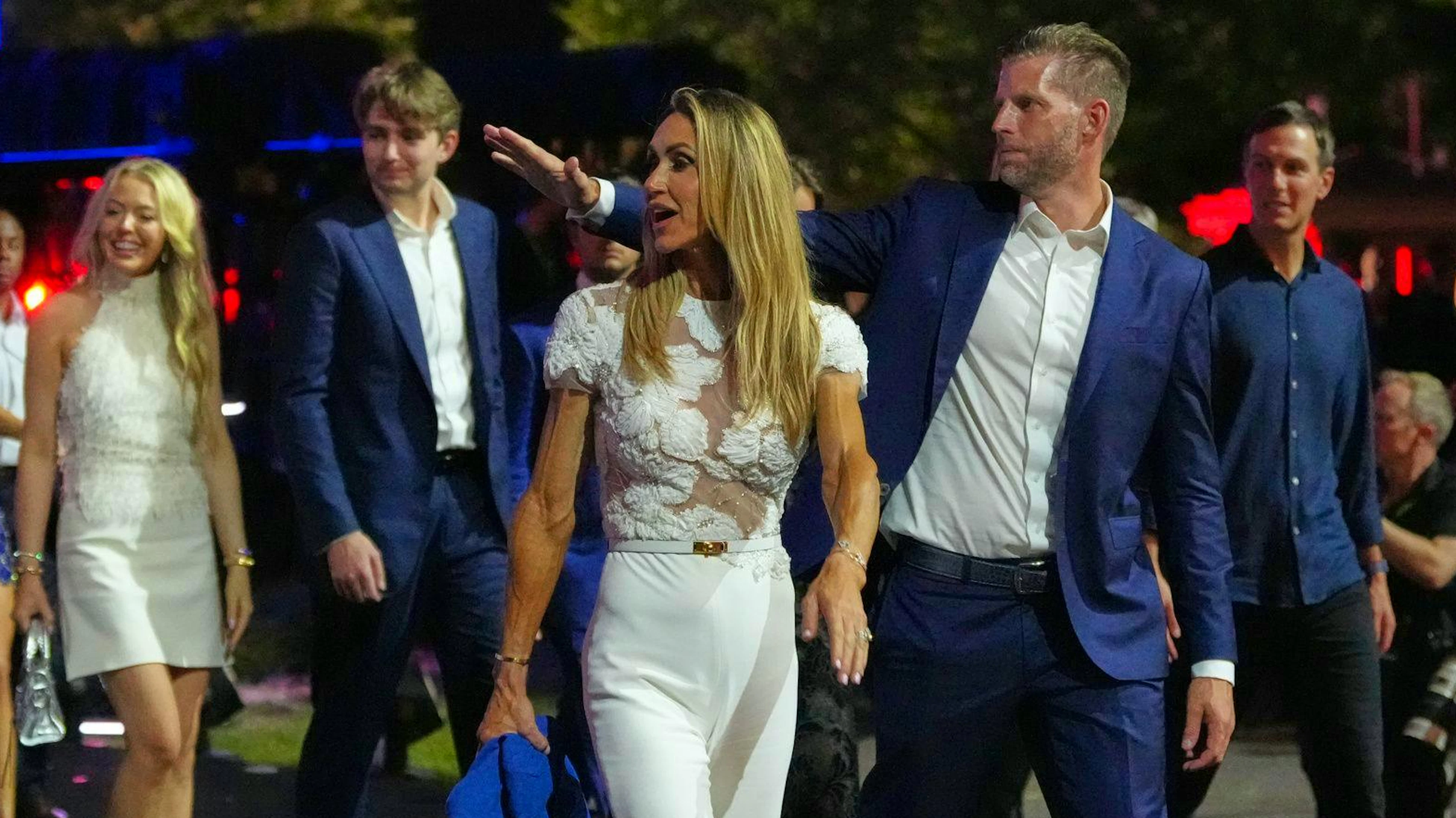 Eric Trump und seine Frau Lara beim gestrigen UFC-Kampf.