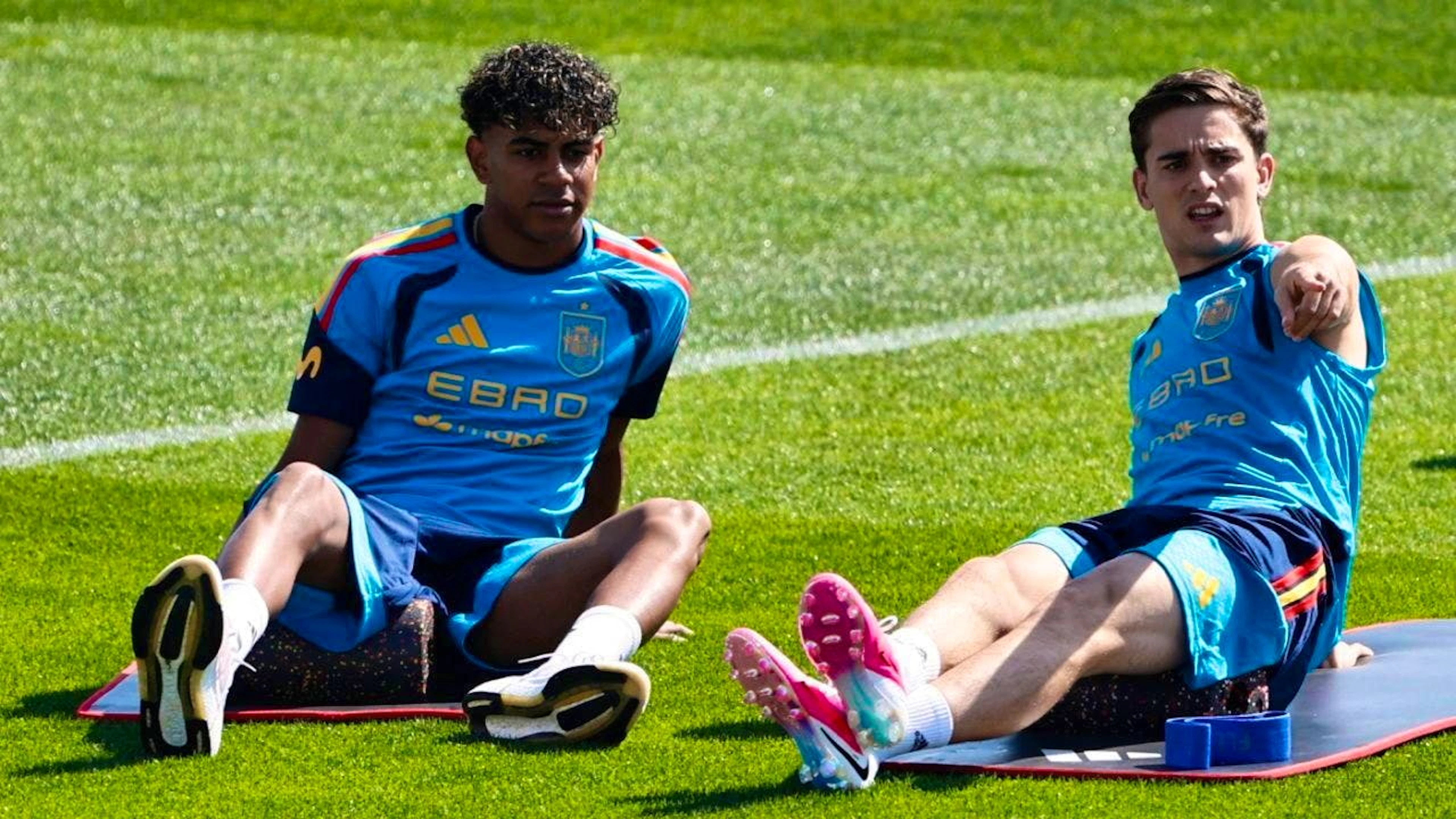 Lamine Yamal (left) and Gavi are available to Luis de la Fuente after long injury layoffs