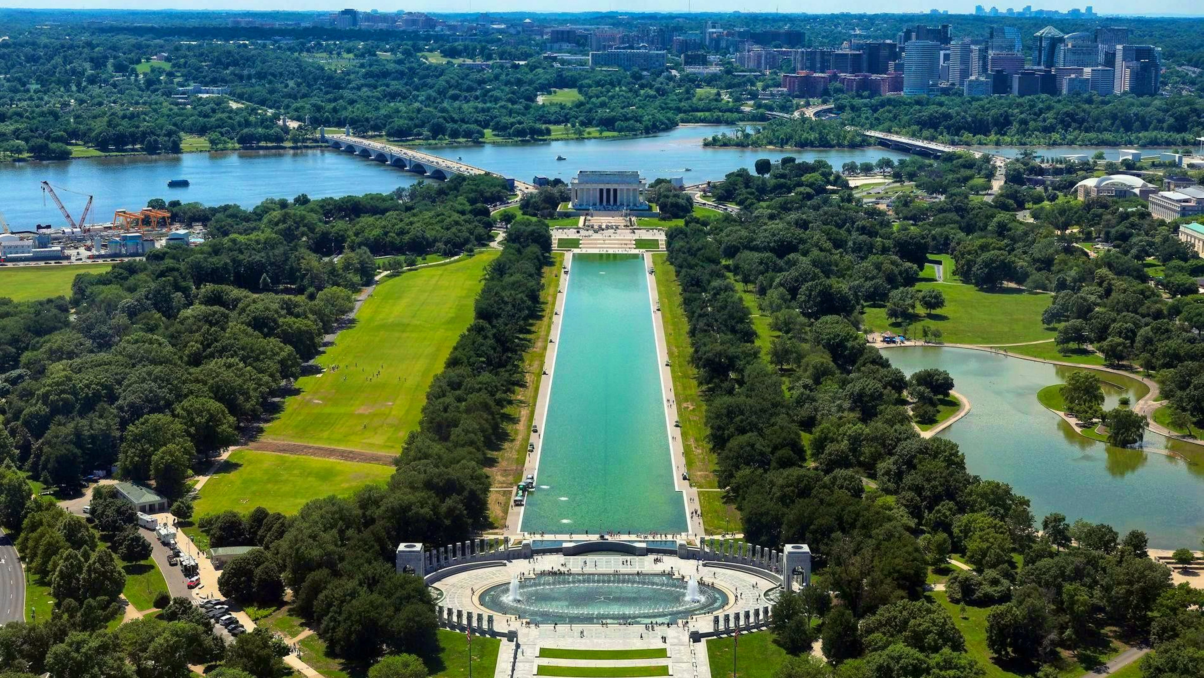 The Reflecting Pool is world-famous. 