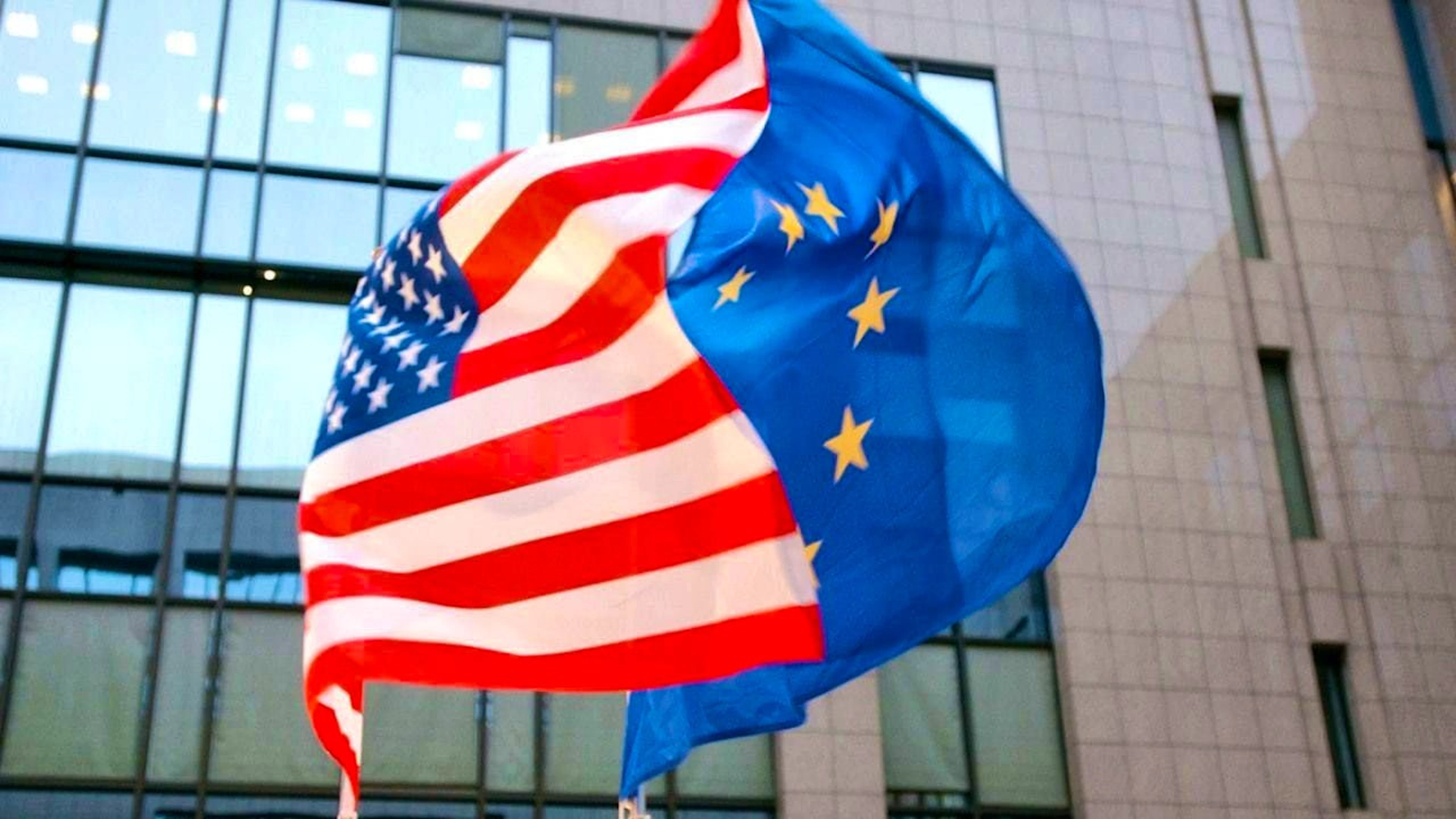 The European Parliament has approved the implementation of the trade deal with the US. The agreement covers, among other things, duty-free market access for US seafood and agricultural products. (Stock photo)