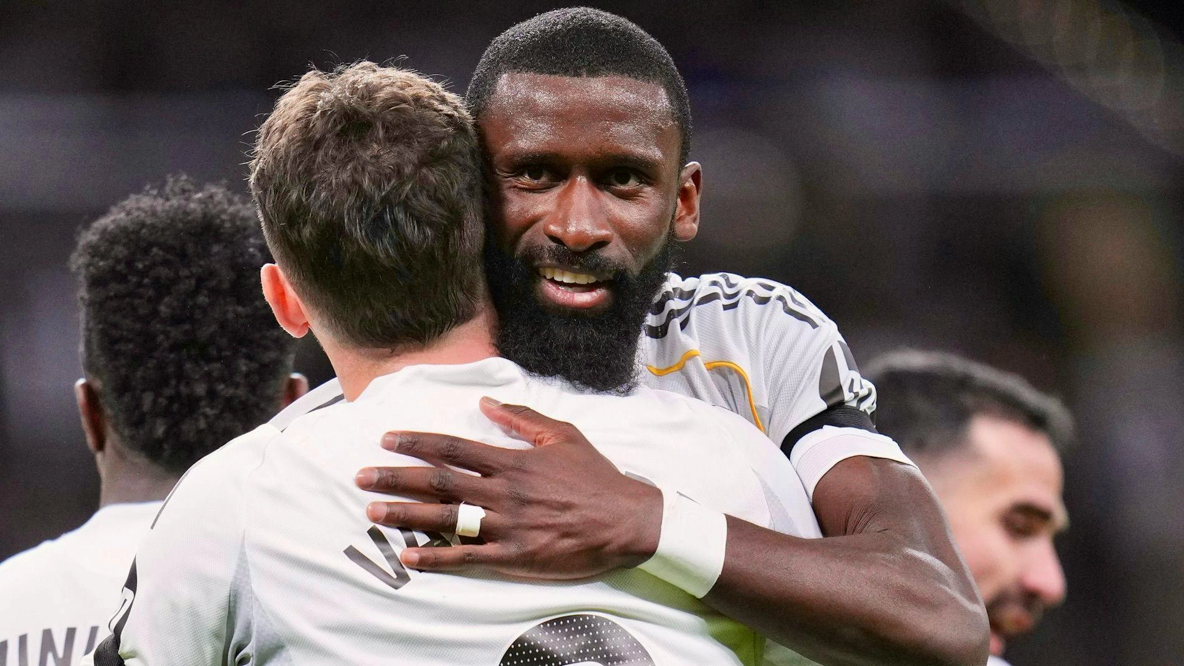 Antonio Rüdiger évoluera une saison de plus au Real Madrid.