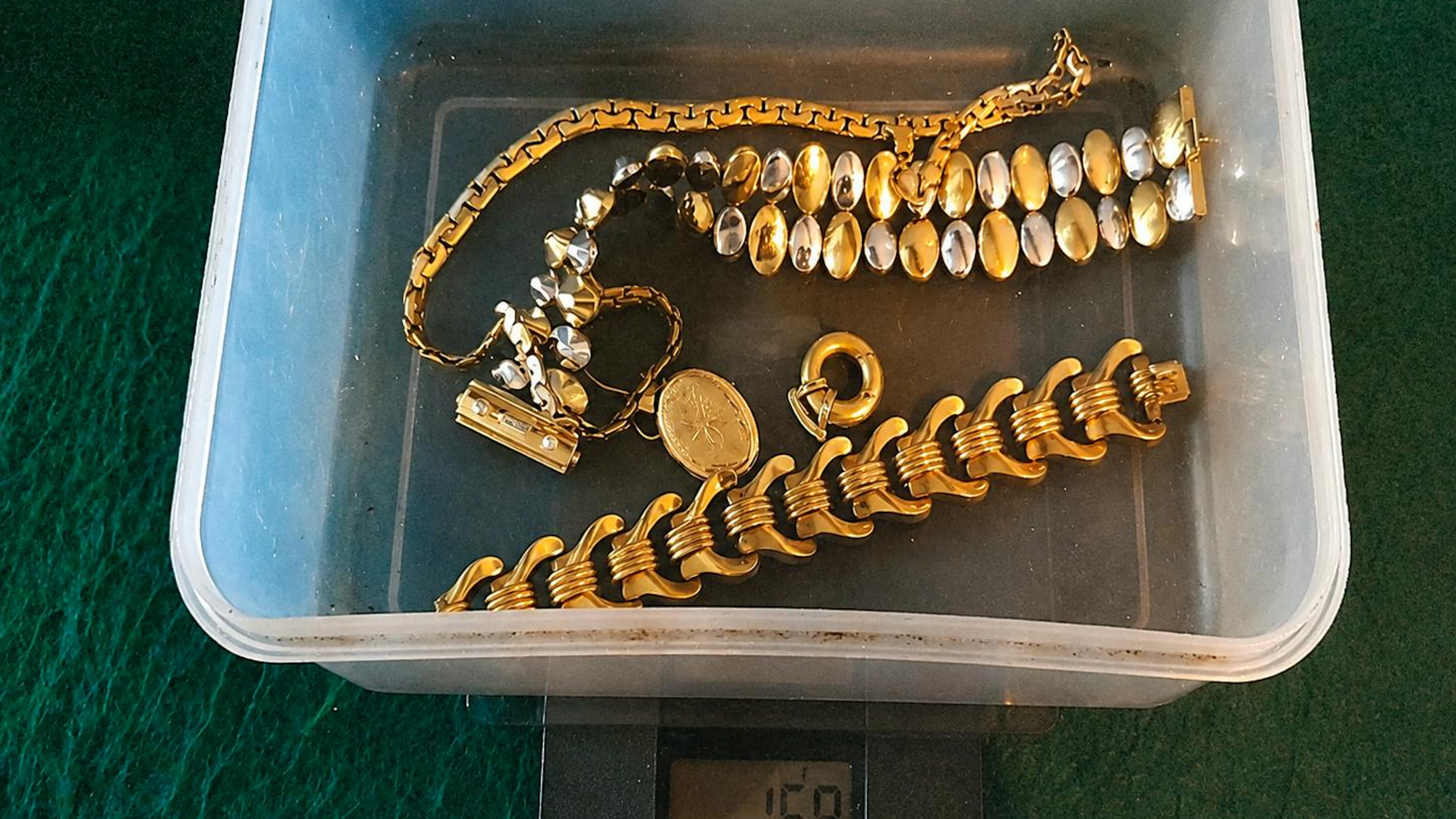 In totale sono stati contrabbandati 230 chili di oro
