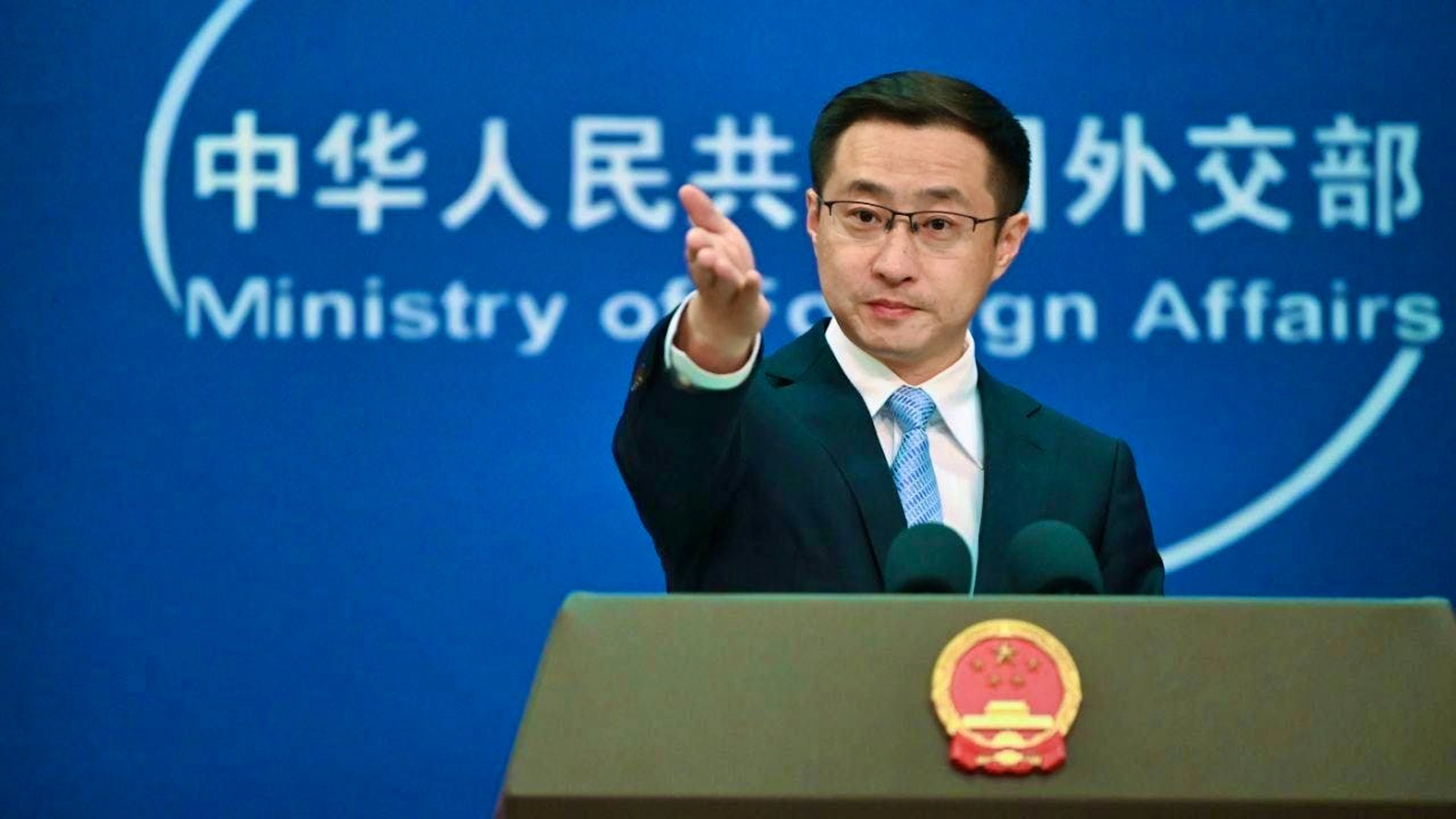 ARCHIVE – Lin Jian, spokesperson for the Chinese Foreign Ministry, speaks at the ministry’s daily briefing. Photo: Johannes Neudecker/dpa