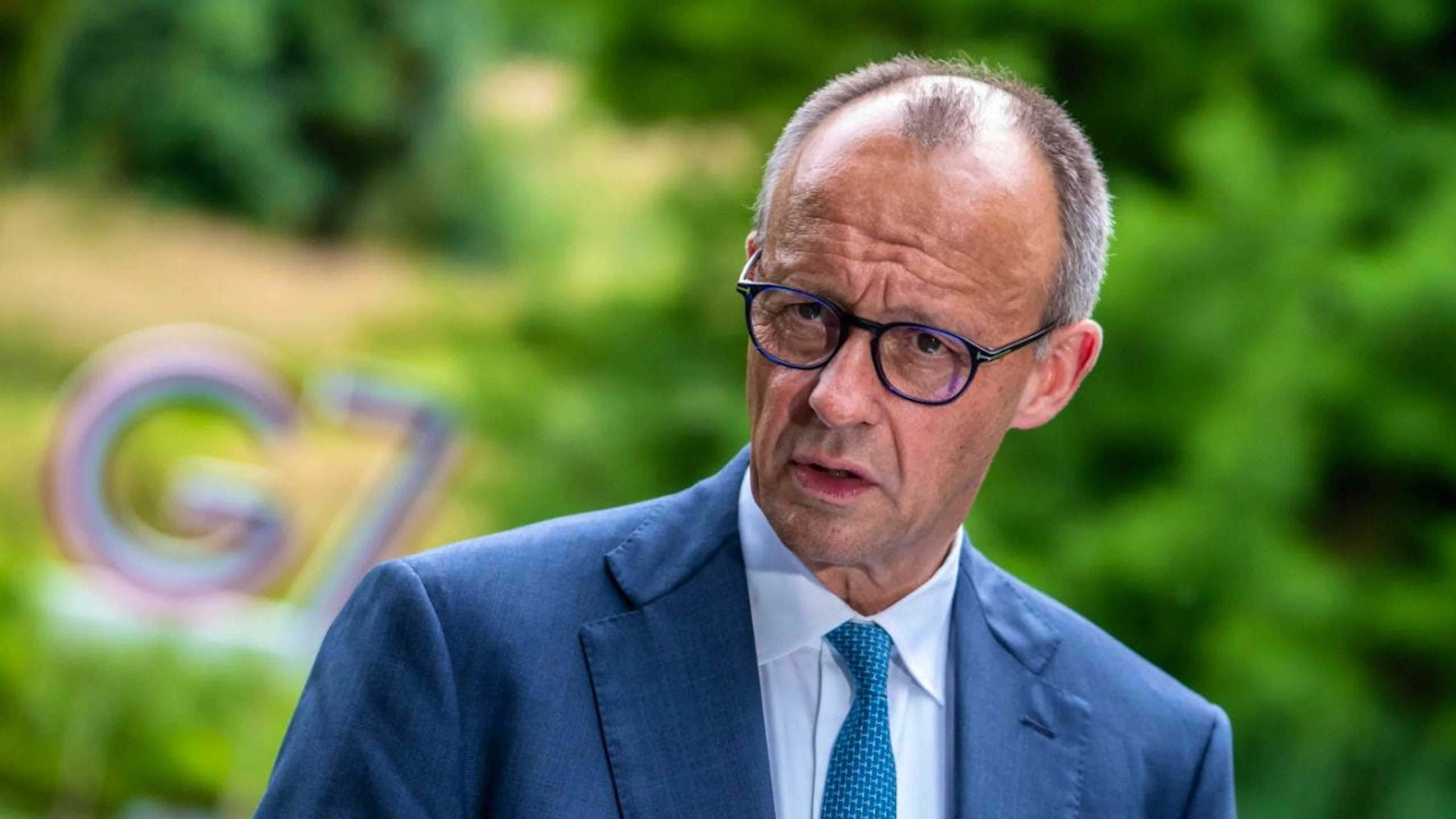 dpatopbilder – Bundeskanzler Friedrich Merz (CDU) spricht beim Pressestatement beim G7 Treffen in Evian nach der Arbeitssitzung. Foto: Michael Kappeler/dpa-Pool/dpa