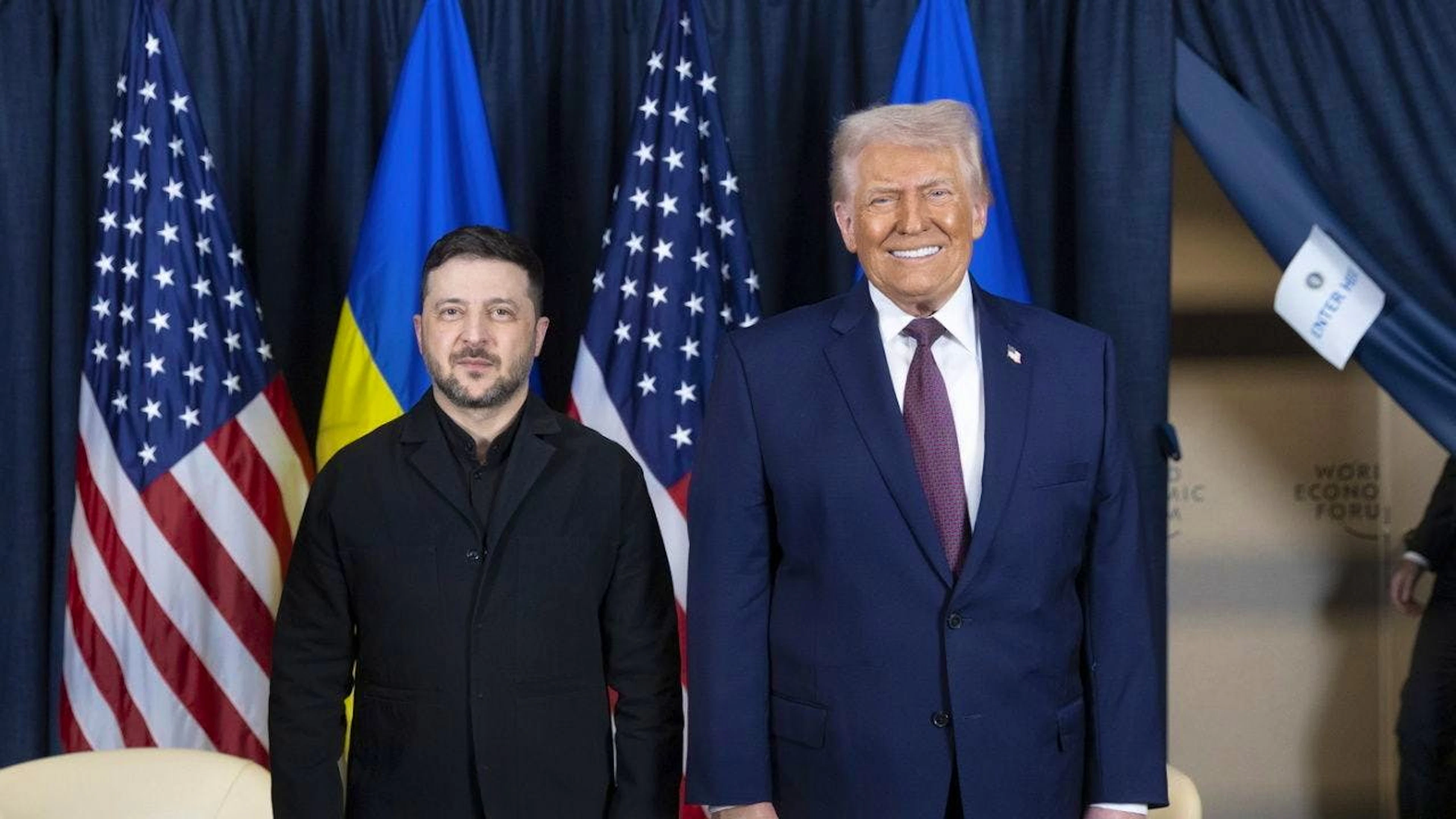 Donald Trump a affirmé avoir eu «une bonne réunion» avec le président ukrainien Volodomyr Zelensky à Evian.