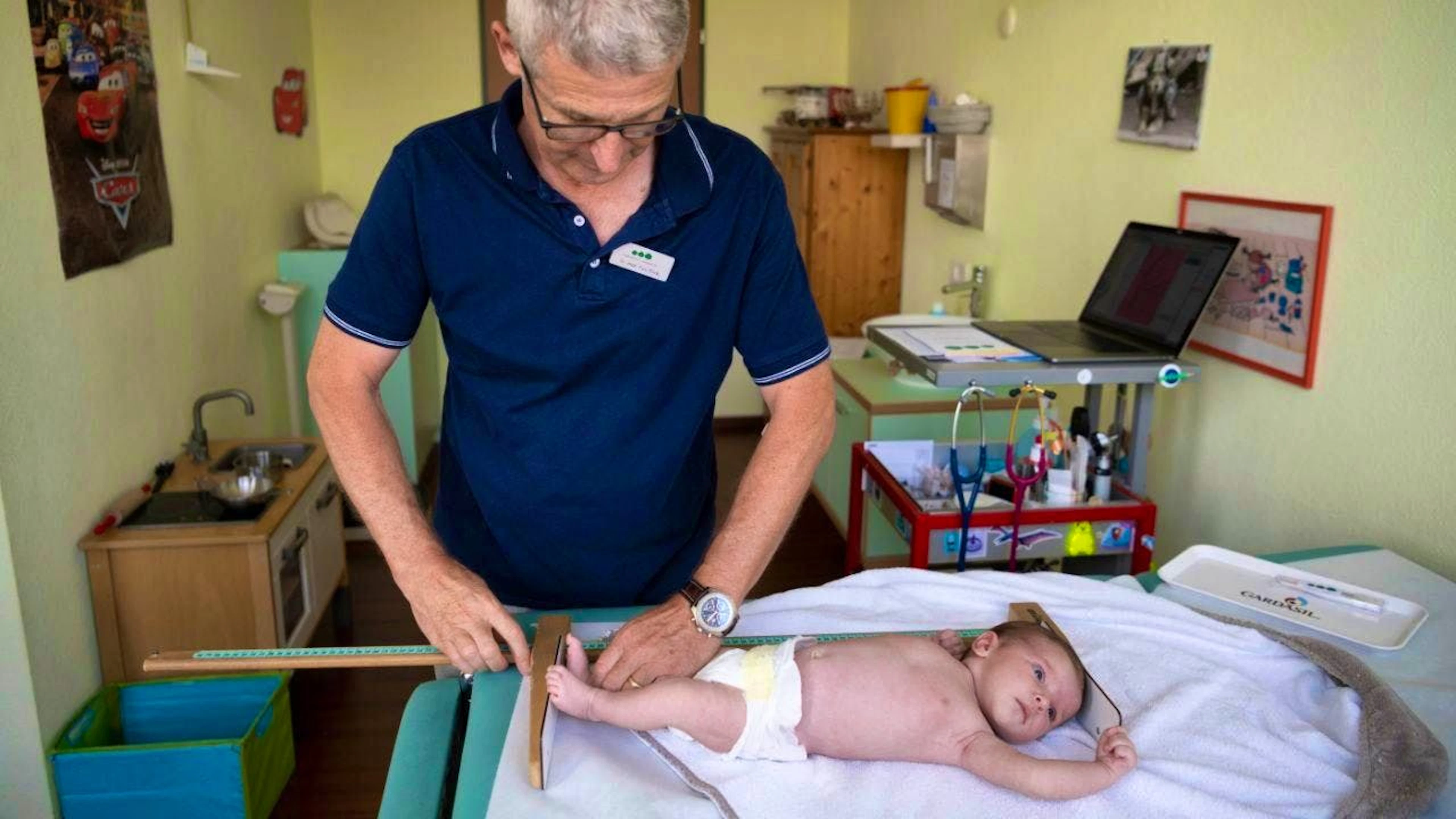 Pediatricians are using new growth charts to determine whether a child is growing properly. (File photo)