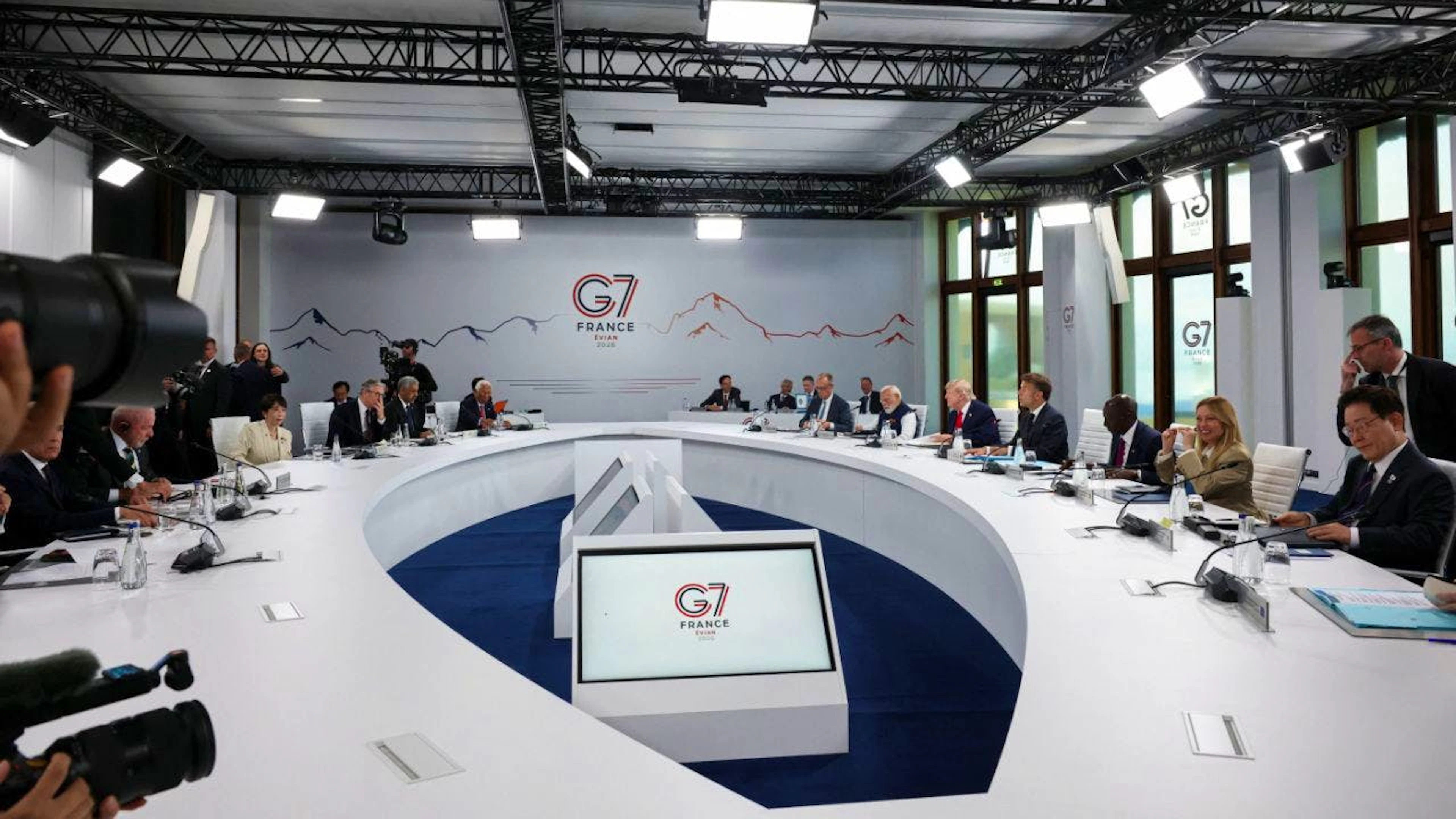 I leader del G7 sostengono «con forza un accordo diplomatico solido e globale, complementare al memorandum d'intesa raggiunto dal presidente Donald Trump, che possa portare alla pace e alla sicurezza per tutti nella regione». (foto di ieri)