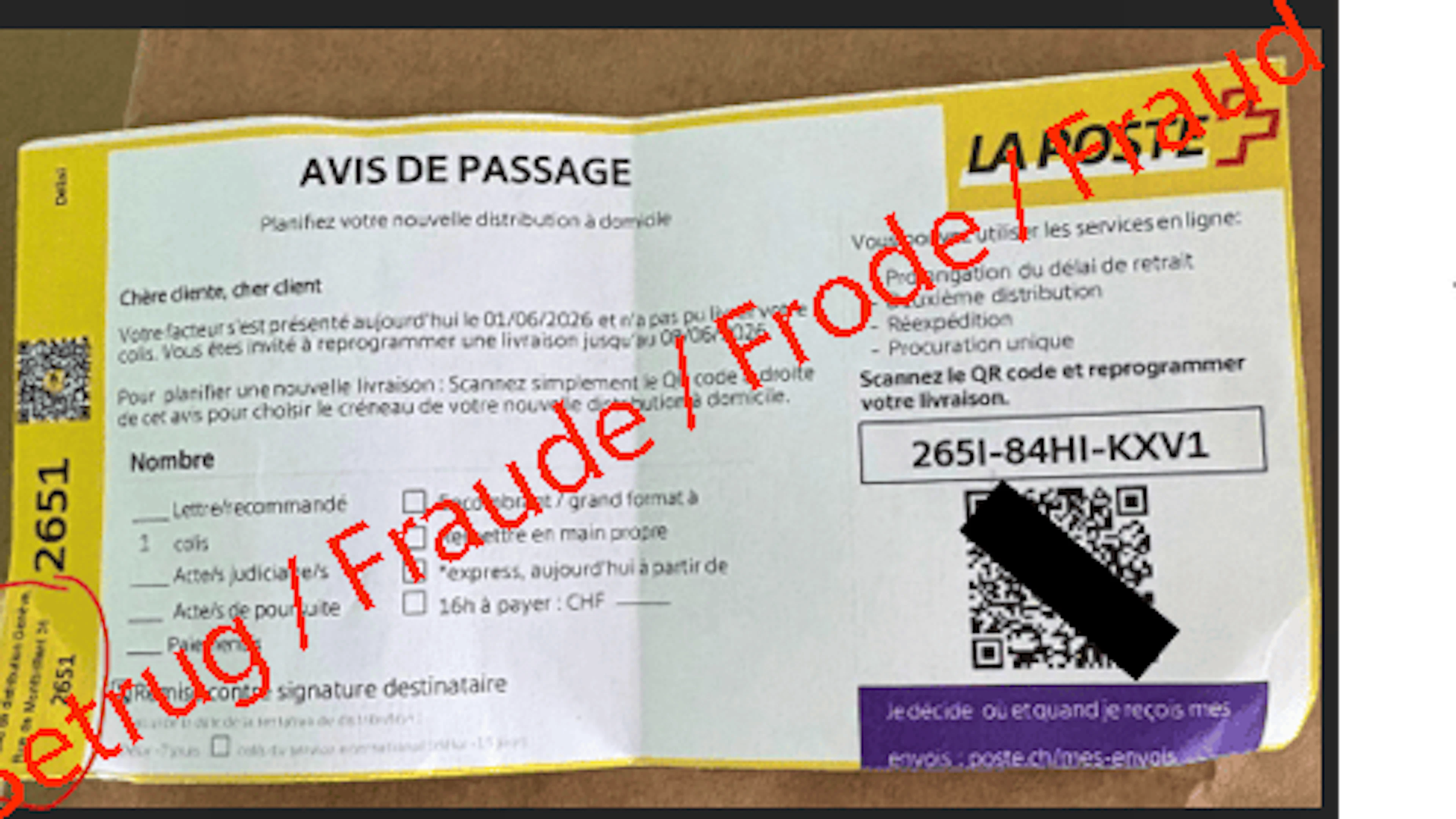 So sehen die falschen Abholeinladungen aus, die Täter in Briefkästen verteilen.