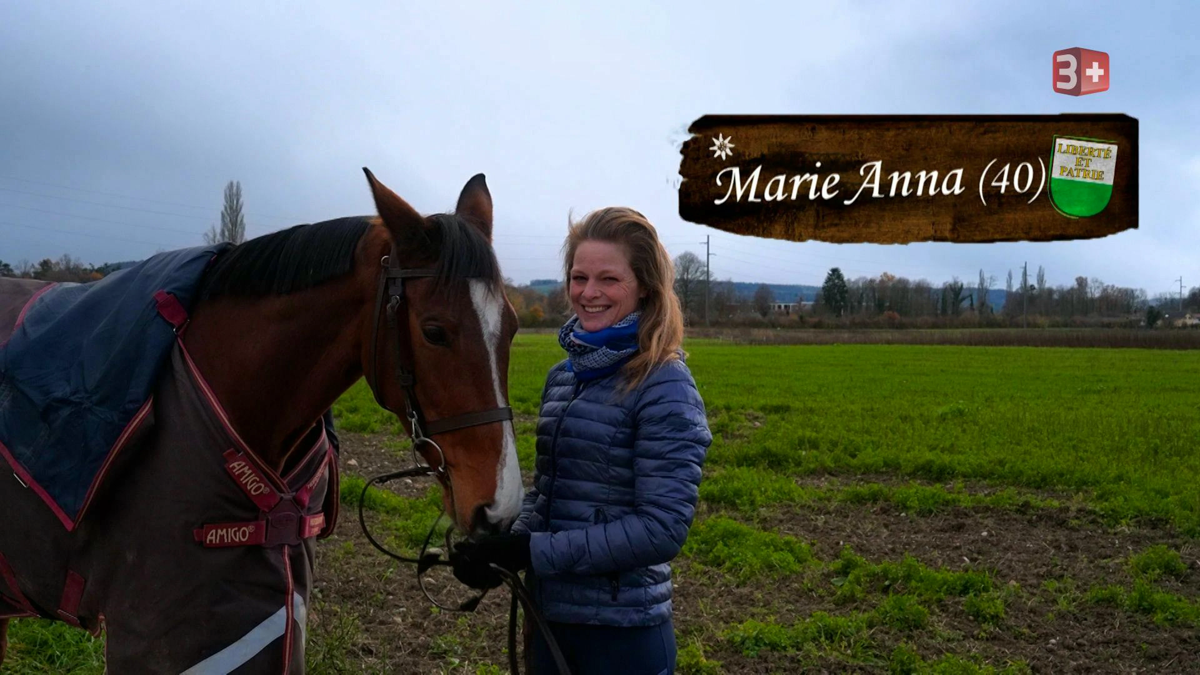 Marie Anna lebt mit ihren Pferden, ihrem Hund und ihrer Katze am Genfersee und geniesst das Landleben in vollen Zügen. Die selbstständige Sattlerin reitet Concours, gibt Reitstunden und dreht gerne eine Velorunde um den See. Mit ihrer positiven Art und ihrem Sinn für Humor nimmt sie das Leben, wie es kommt. Nun sucht sie einen charakterstarken Mann, der Freiheit ebenso schätzt wie Nähe, Vertrauen und gemeinsame Erlebnisse.