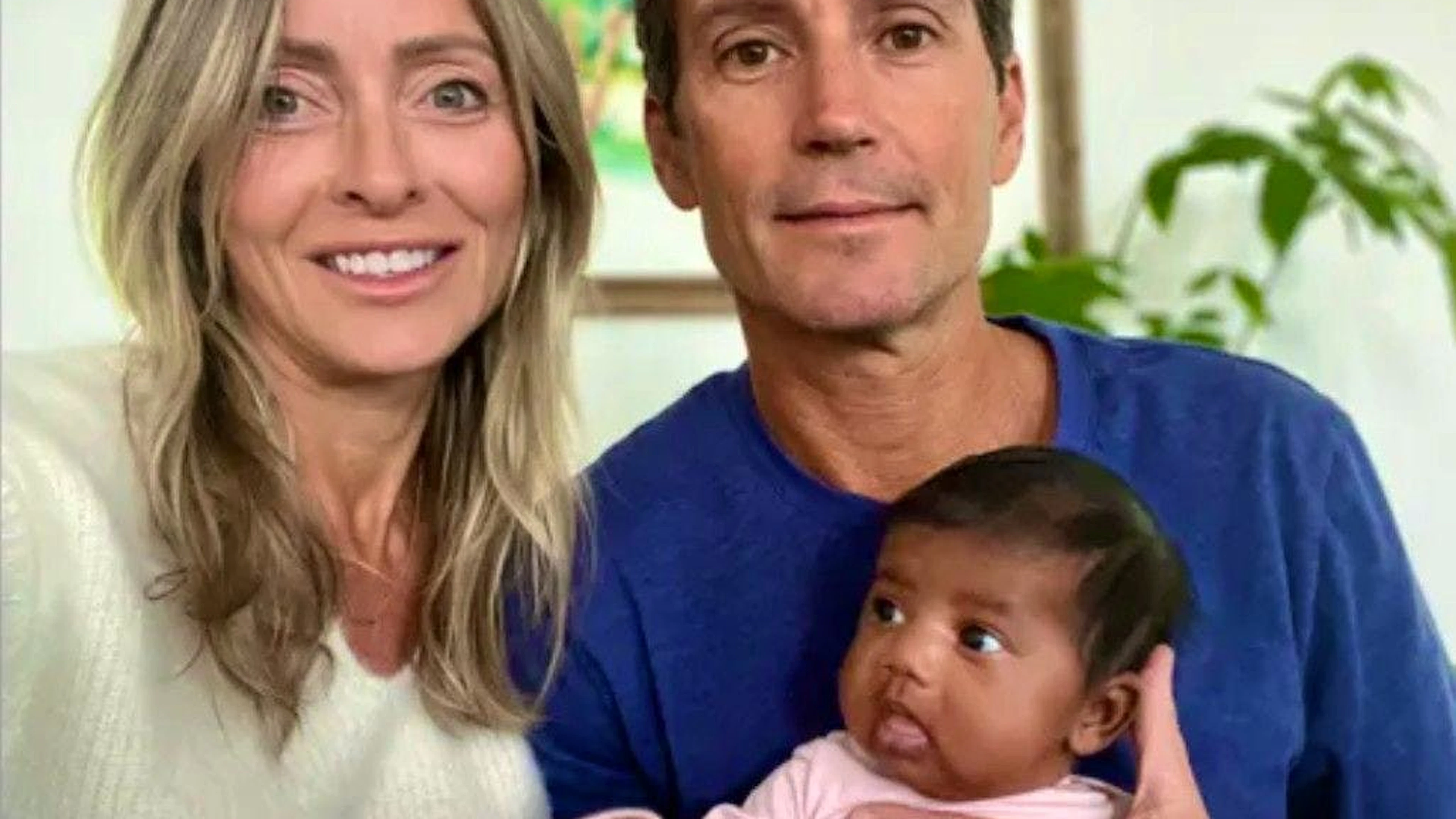 Tiffany Score und Steven Mills aus Florida dürfen ihre Tochter Shea behalten, obwohl das Kind genetisch nicht mit ihnen verwandt ist.