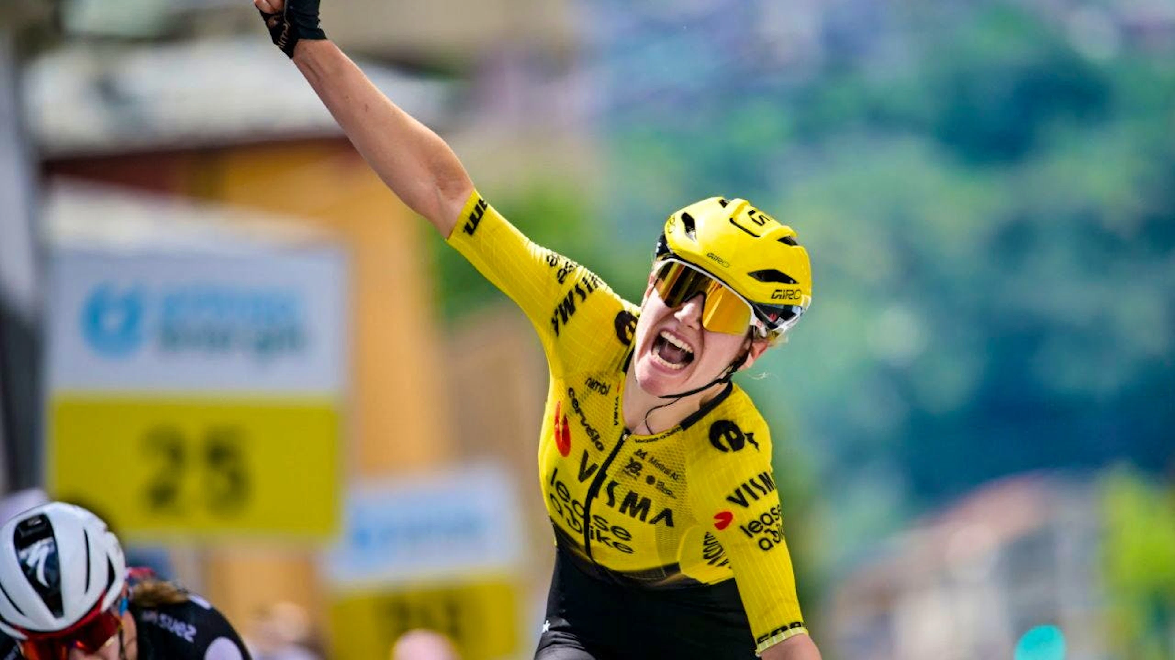 Femke de Vries gewinnt den Auftakt der Tour de Suisse der Frauen