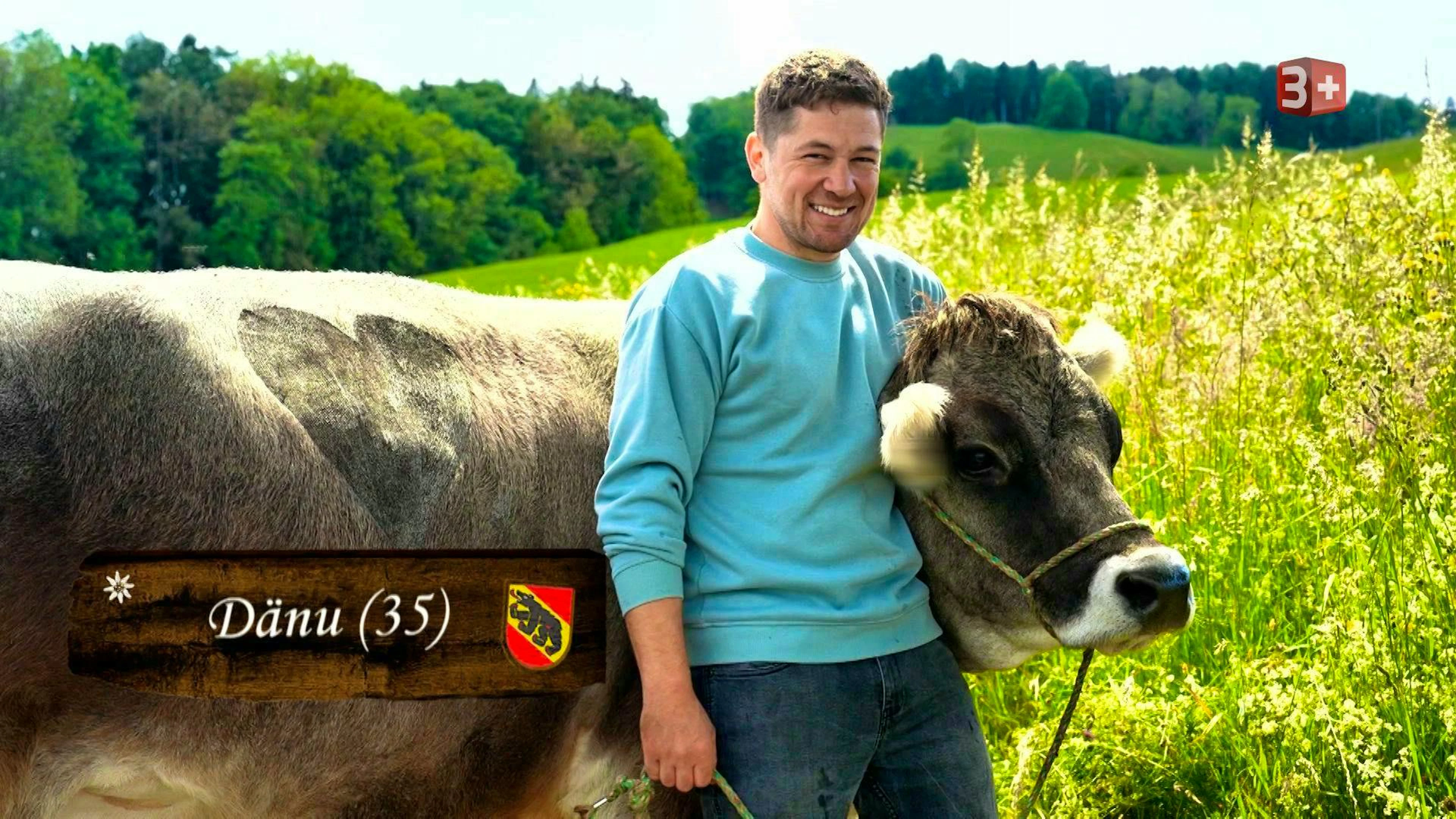 Dänu (35) has a big heart for animals—especially for his favorite cow, Olivia, who’s recognizable by the lovingly shaved hearts on her flanks. On his idyllic farm with a sweeping view, the only thing missing is the right partner. In addition to his job as a mechanic at a cheese factory, he’s passionate about cars, engines, and sports—and he also enjoys taking to the skies while paragliding.