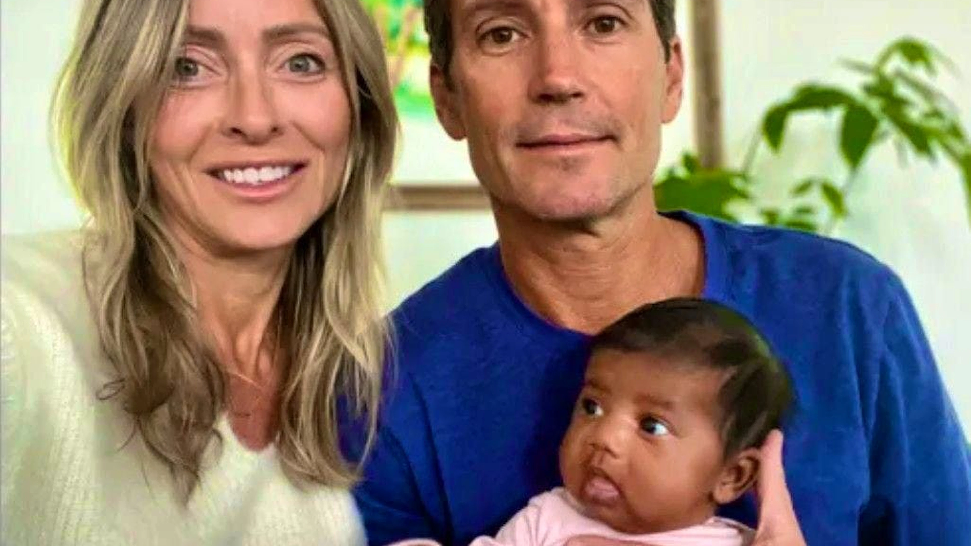Tiffany Score et Steven Mills, de Floride, peuvent garder leur fille Shea, bien que l'enfant ne soit pas génétiquement apparentée à eux.
