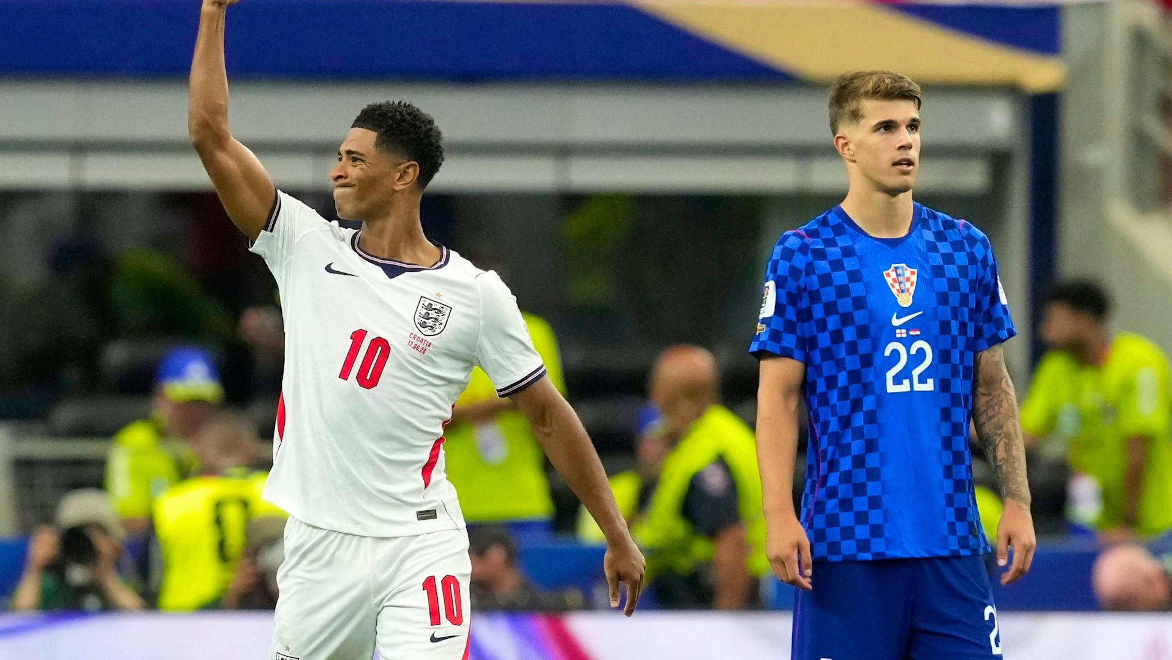Jude Bellingham (10) ha segnato la terza rete per la nazionale dei Tre Leoni.
