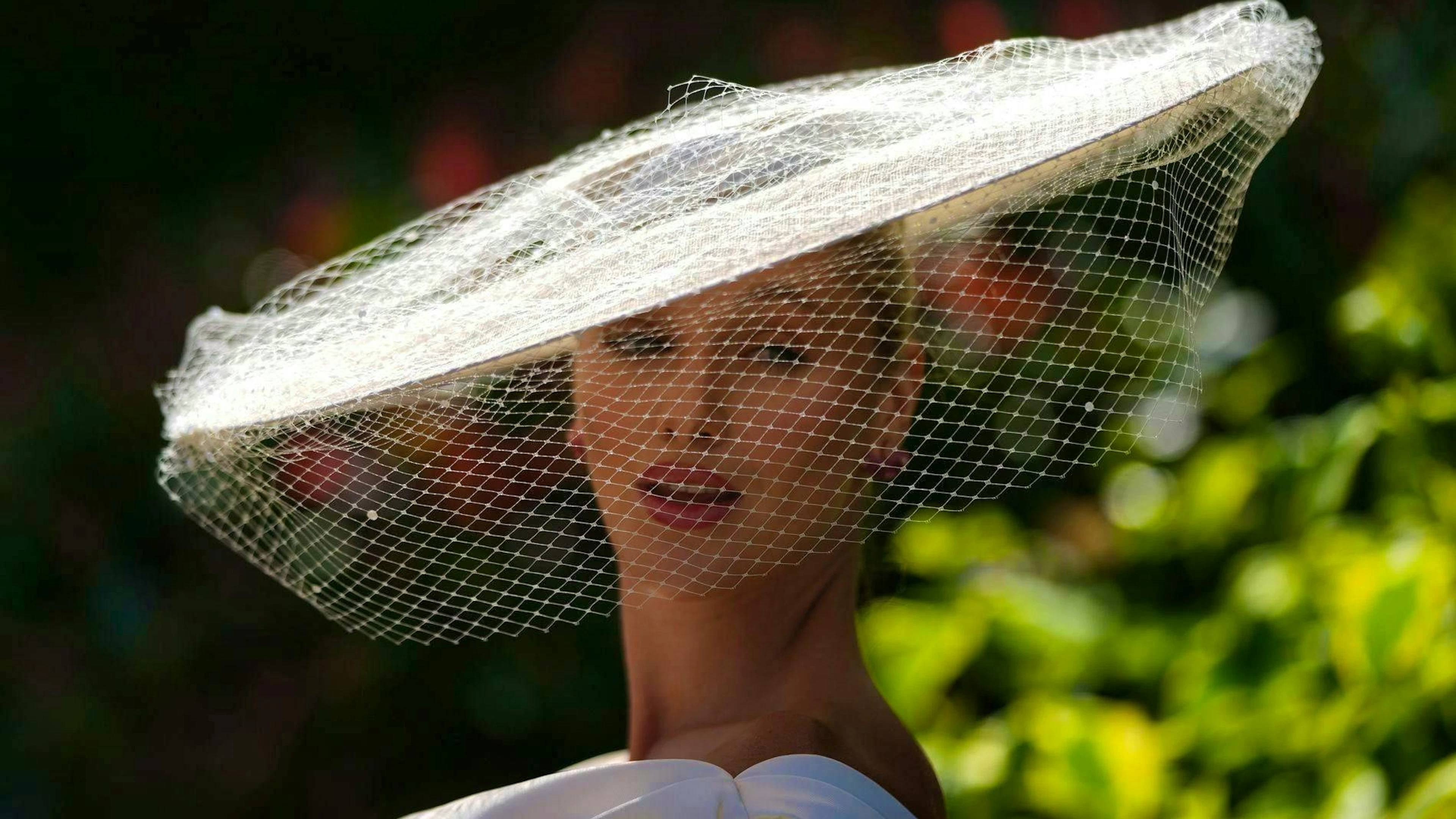 A quanto pare ha confuso la corsa dei cavalli con un matrimonio.