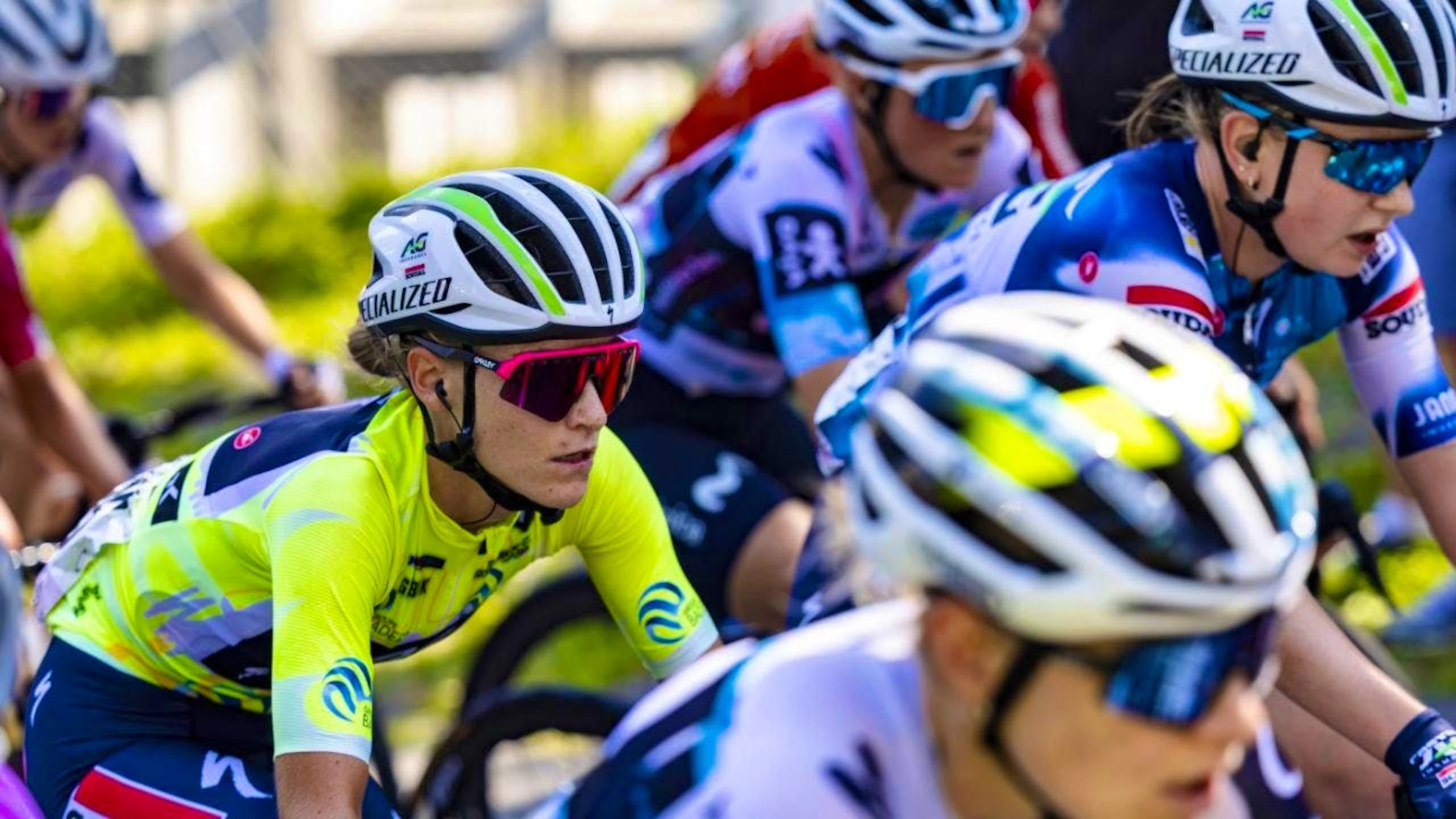 Urska Zigart in the neon-yellow jersey