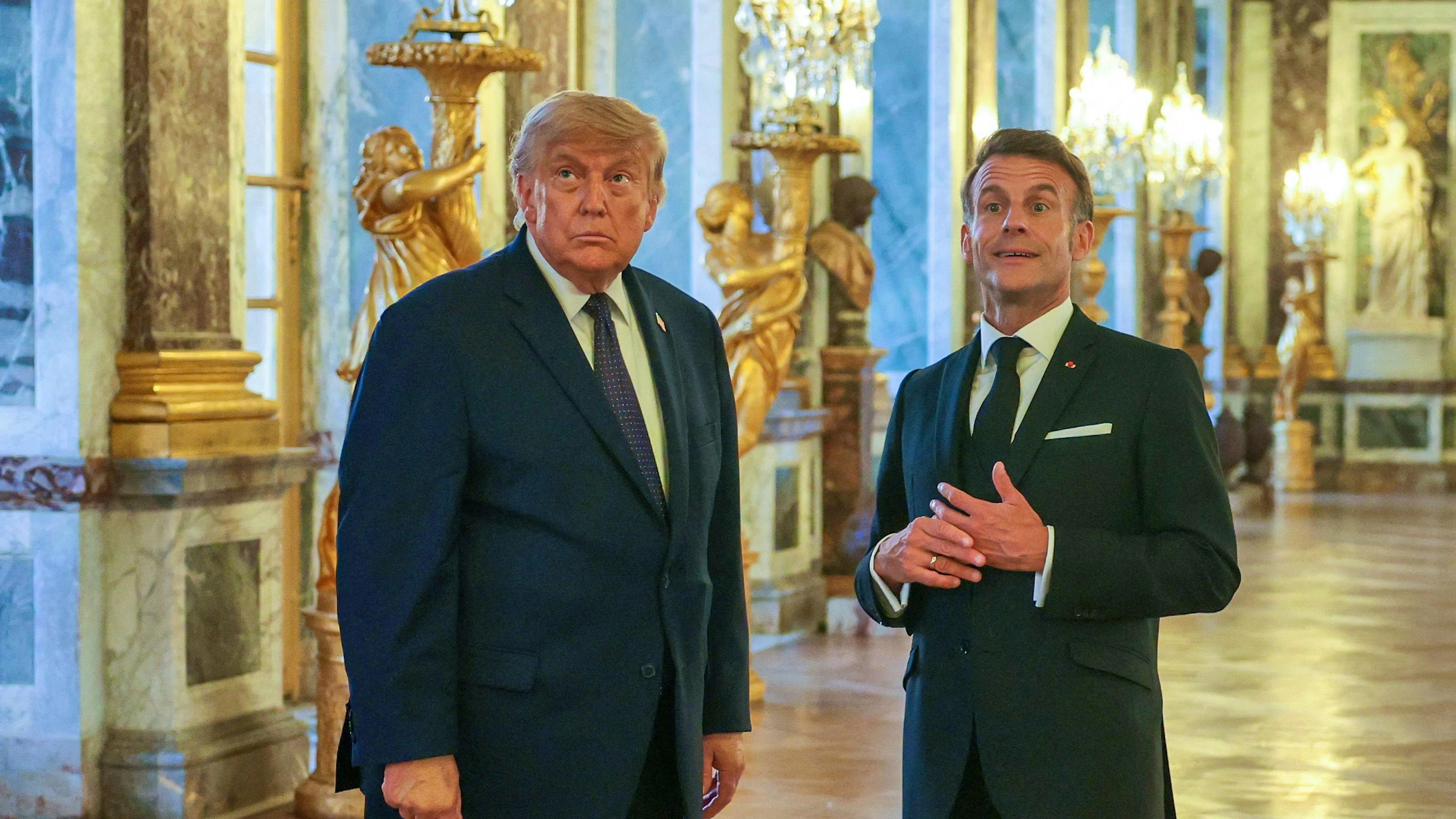 Donald Trump visite le château de Versailles en compagnie du président français Emmanuel Macron avant le dîner organisé l à Versailles. Cette réception pour signer l'accord avec l'Iran a eu lieu au lendemain du sommet du G7 d'Evian.