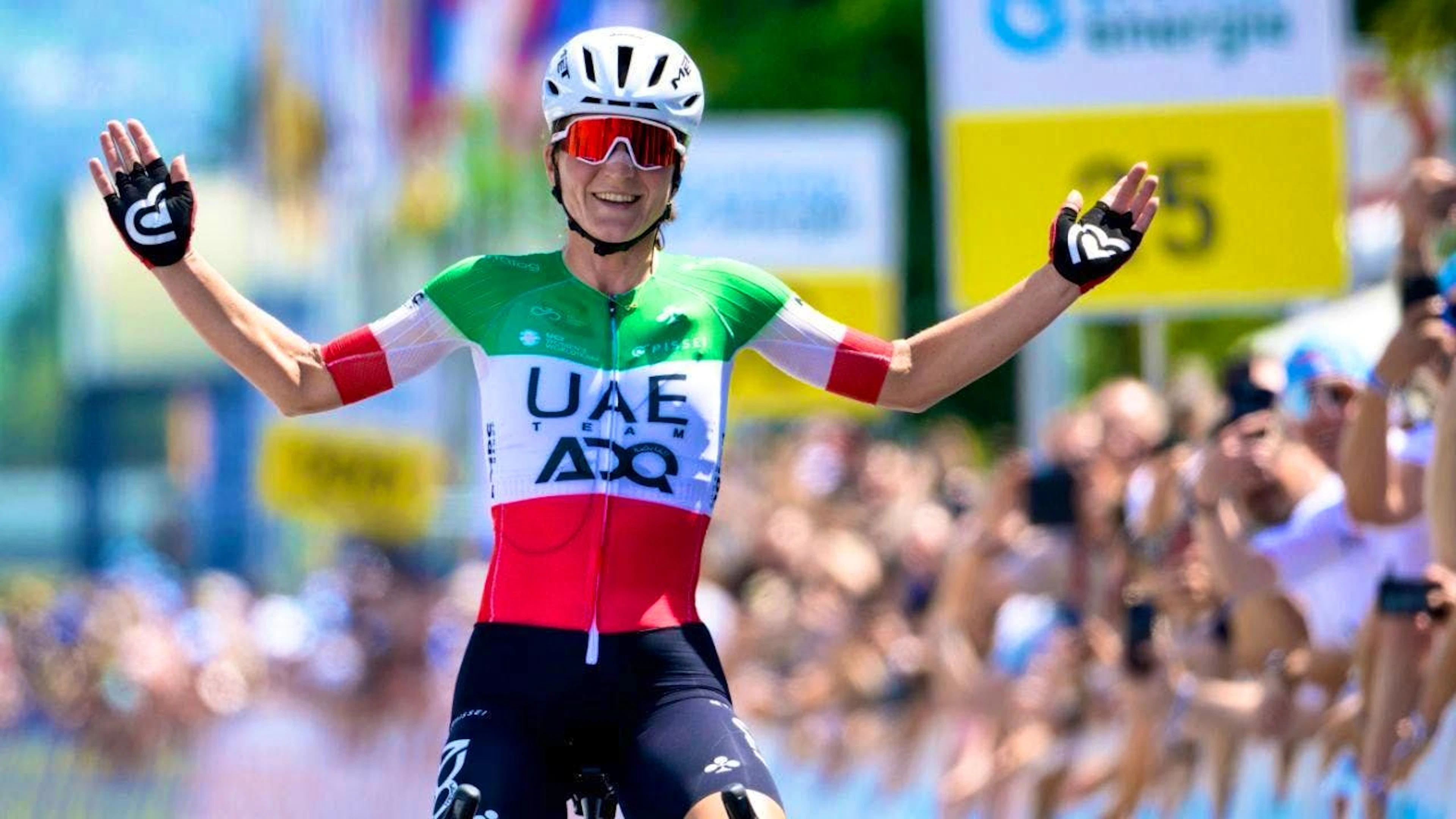 The 34-year-old Italian Elisa Longo Borghini attacked on the final climb of the day and went on to triumph solo in Locarno with a half-minute lead