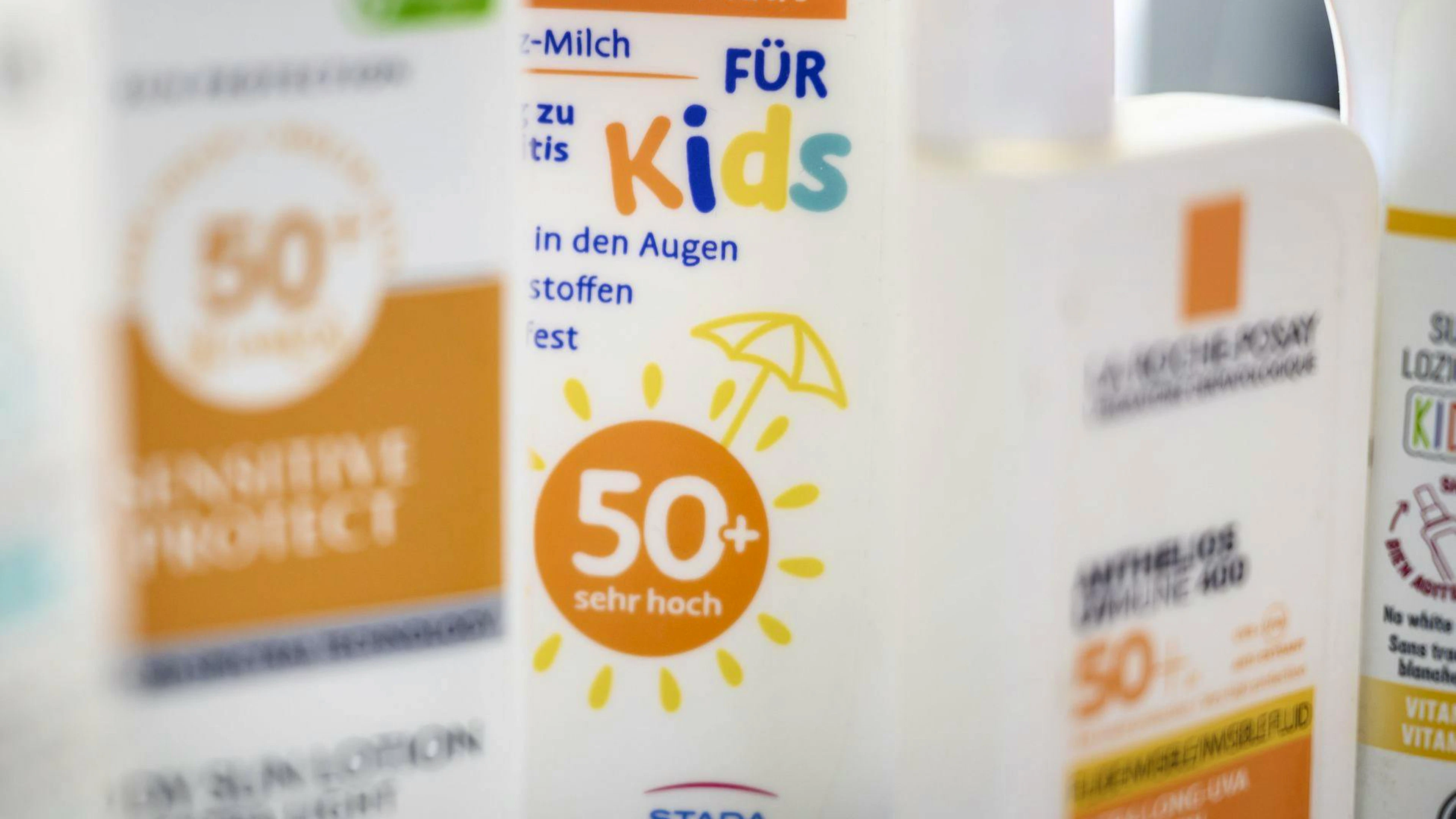 L'indice de protection ou le facteur de protection solaire (FPS) mesure l'efficacité d'une crème solaire (image d'illustration).