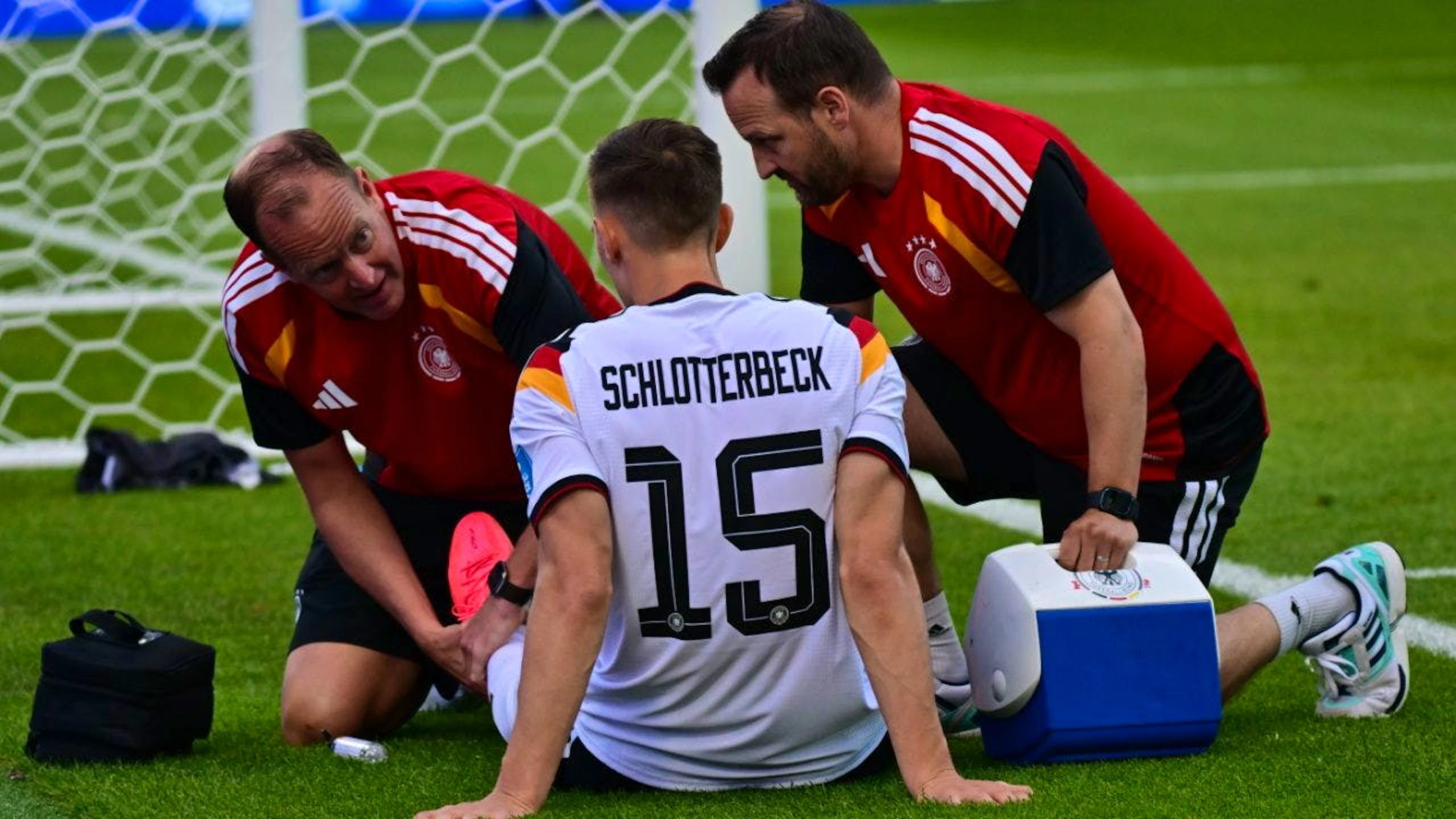 Nico Schlotterbeck hat sich beim 2:1-Sieg gegen die Elfenbeinküste einen Innenbandriss im linken Sprunggelenk zugezogen