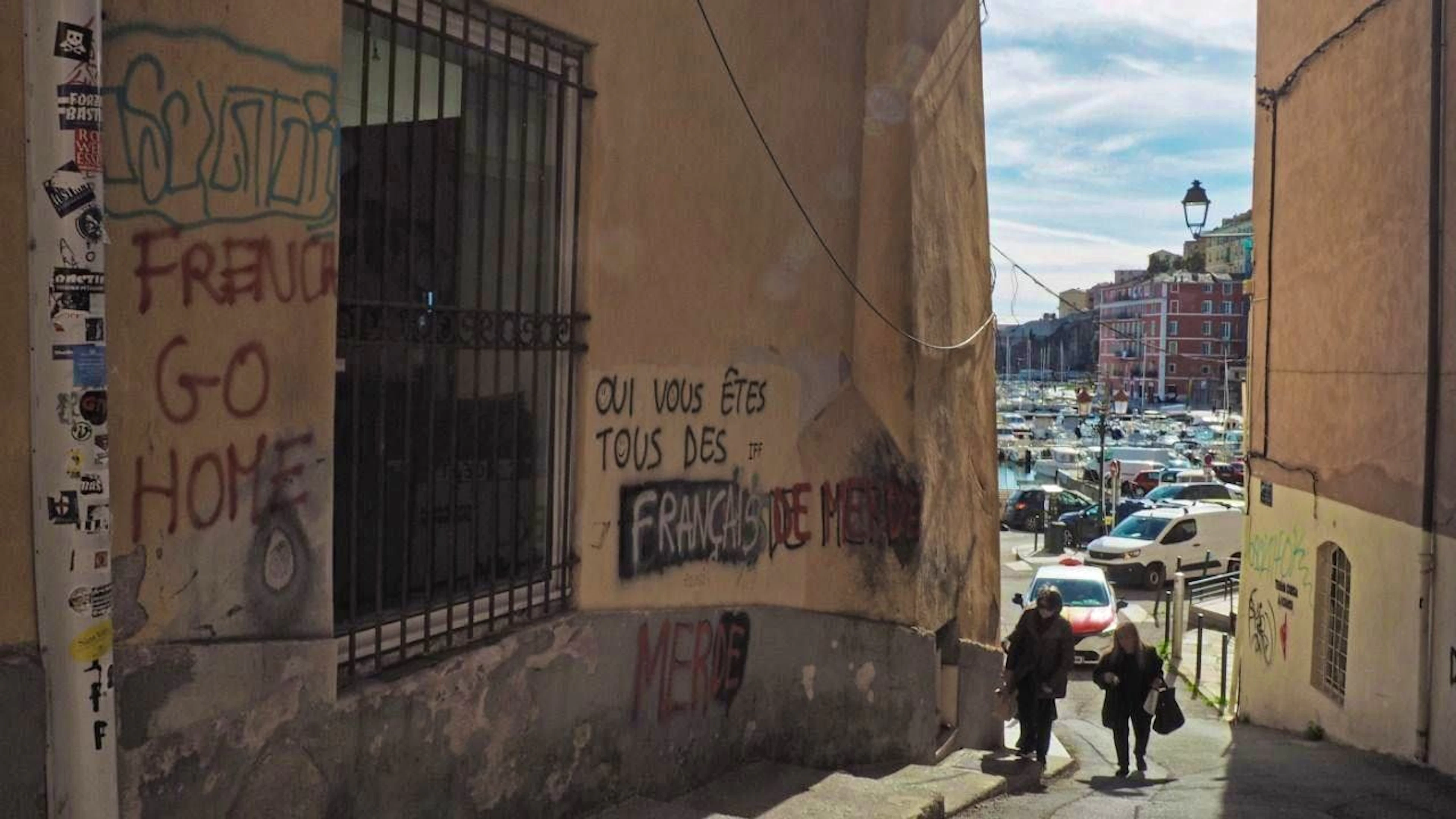 ARCHIVE – Anti-French slogans can be seen on walls in Bastia. Photo: Rachel Bossmeyer/dpa/stock photo
