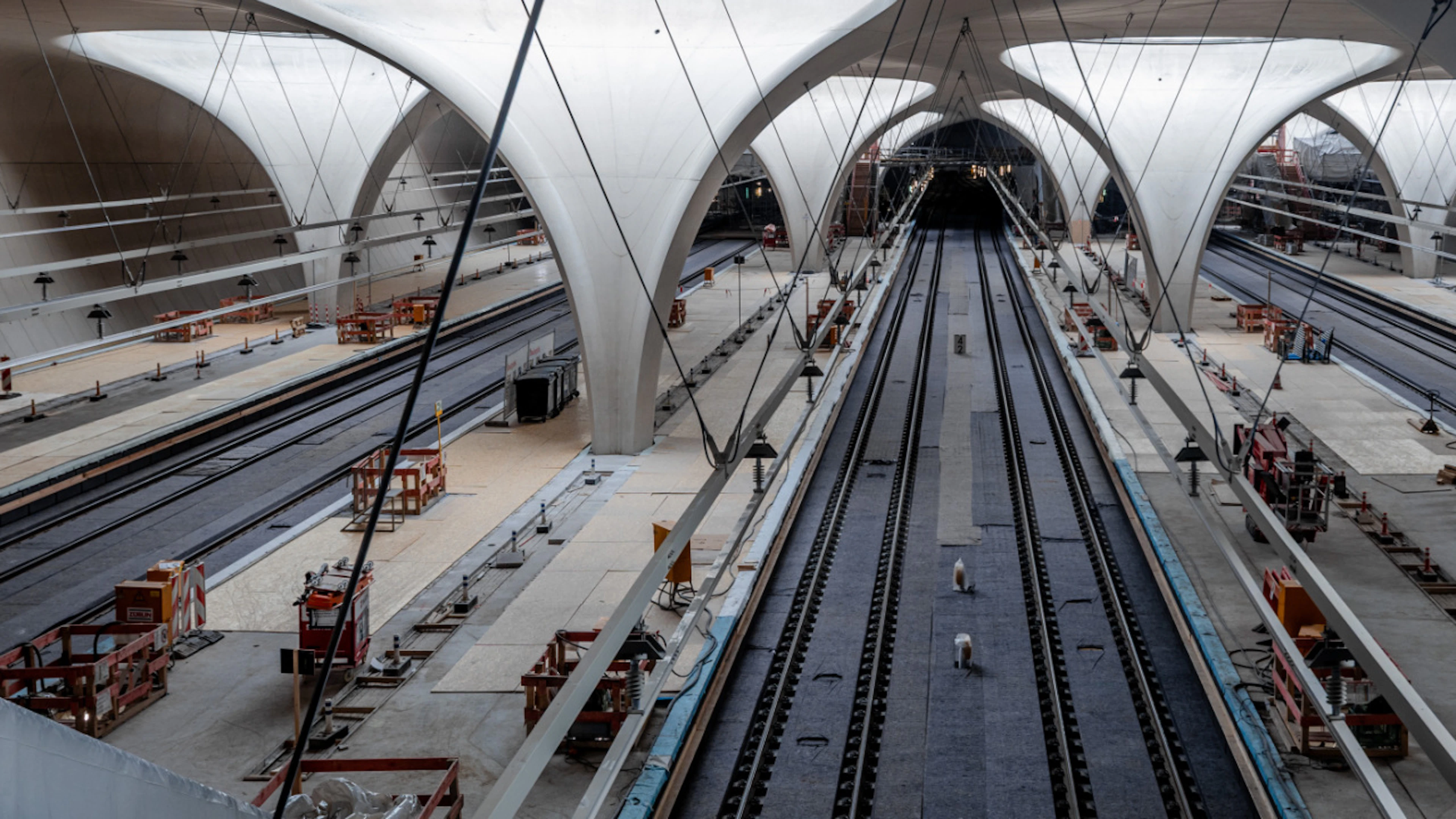 Die Deutsche Bahn verschiebt die Inbetriebnahme des Bahnprojekts Stuttgart 21 um fünf Jahre. Der neue Tiefbahnhof solle im Dezember 2031 in Betrieb genommen werden, sagten Bahnvertreter am Mittwoch. (Archivbild)