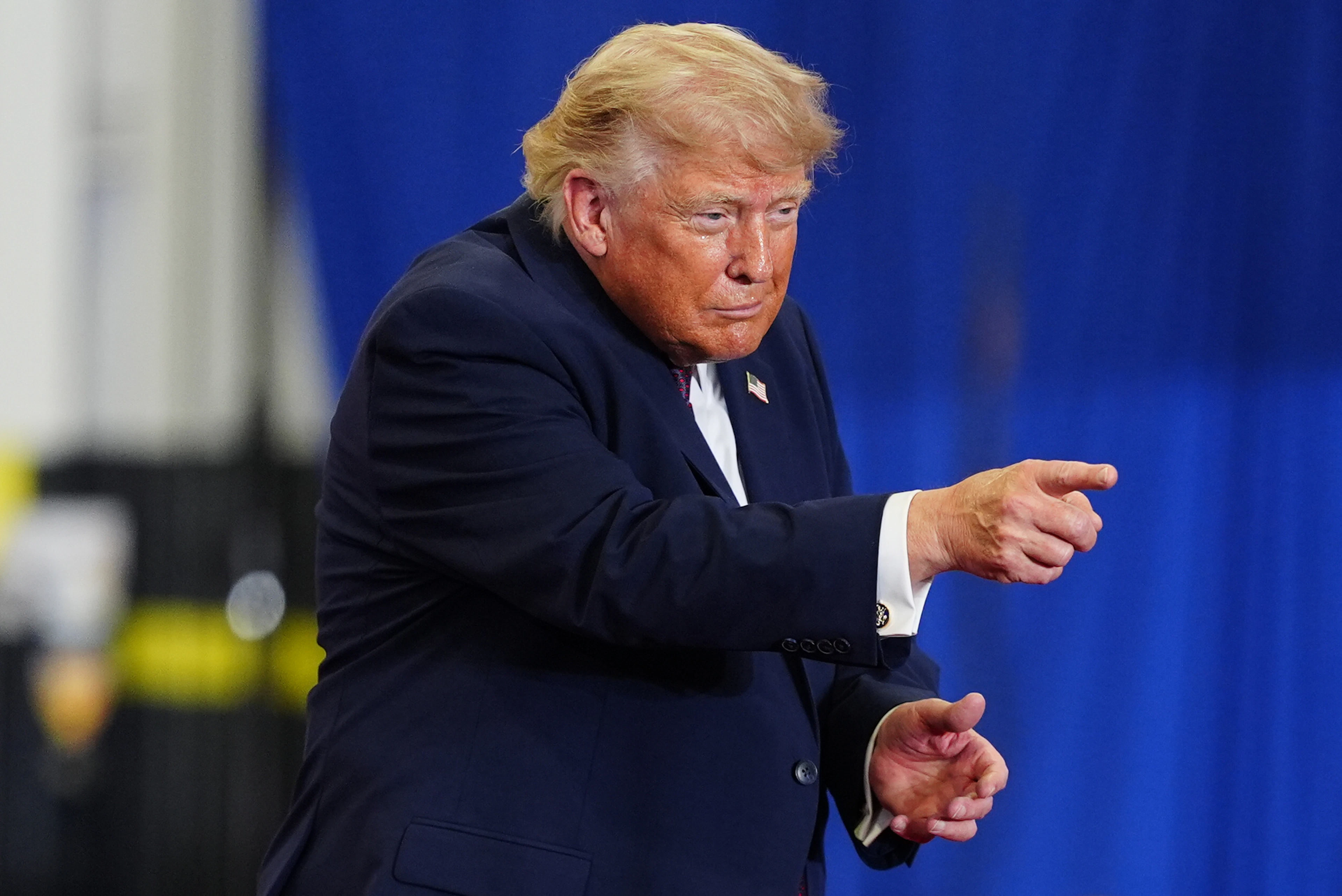 Ein neues Buch zeichnet ein Bild von Trump, welches zwar humorvoll gelesen werden kann, jedoch an Ernsthaftigkeit nicht verliert.