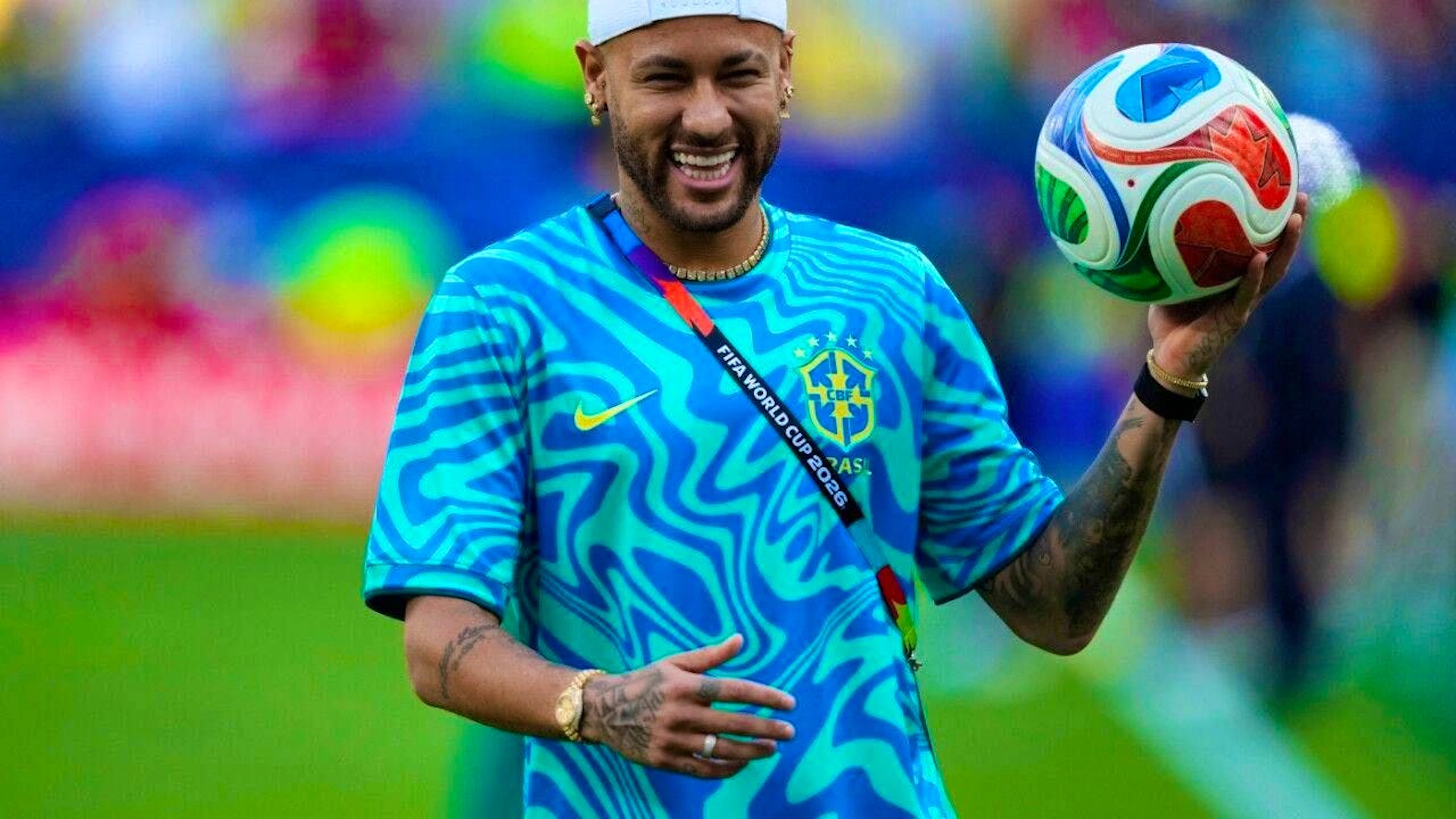 Neymar Declares Himself Fit for Scotland